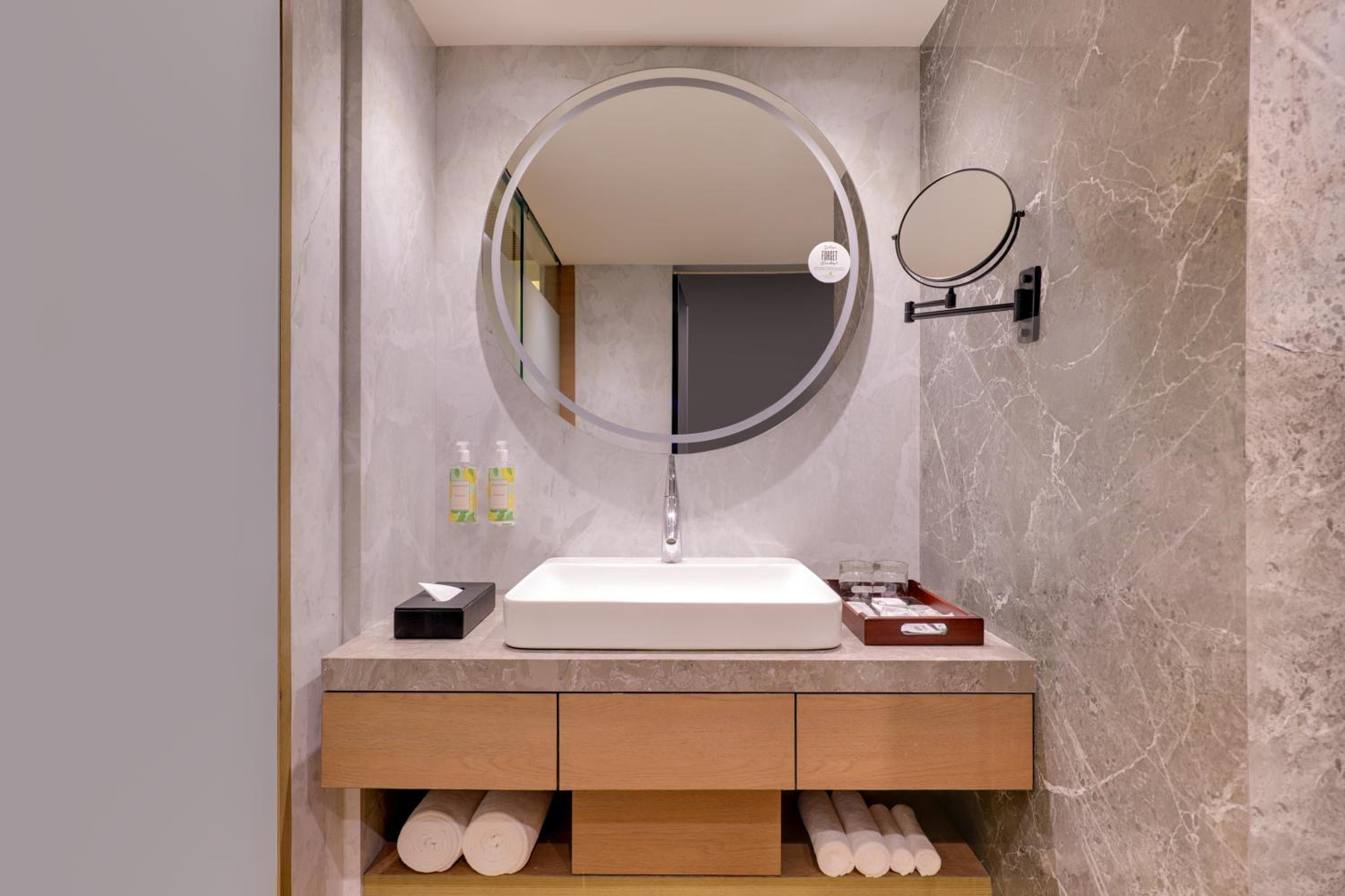 Executive Twin Room - Photo 7