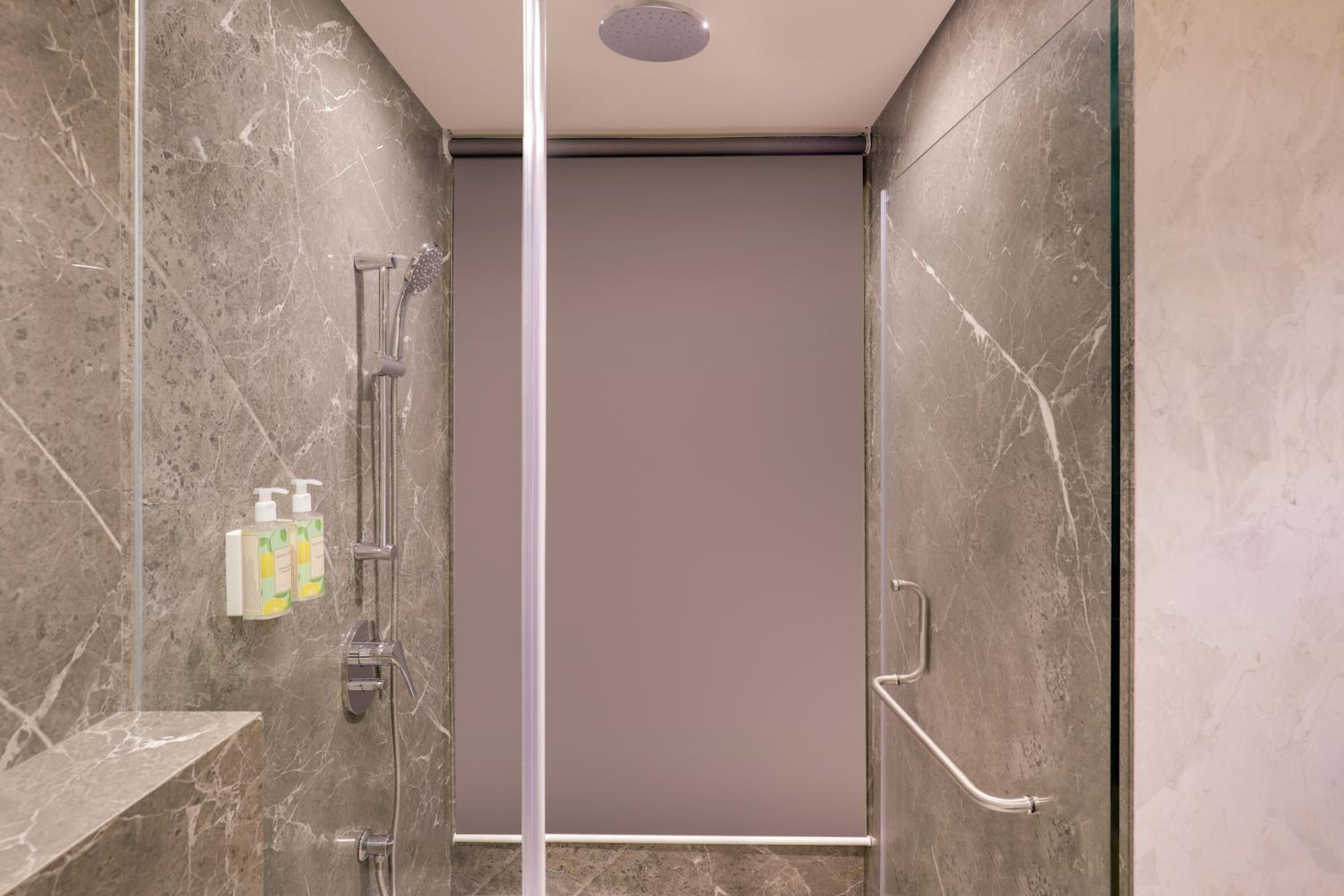 Executive Twin Room - Photo 4