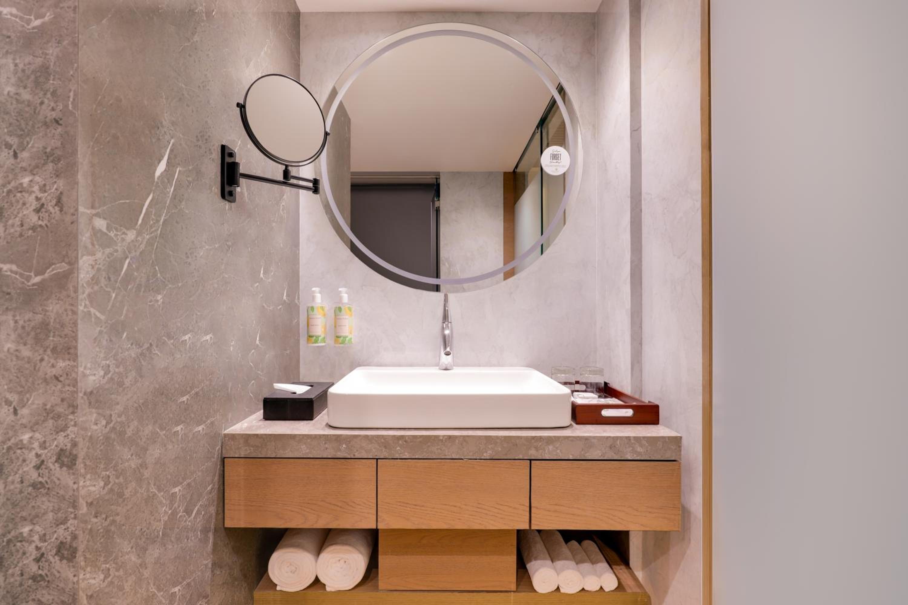Executive Queen Room  (10% Discount on Laundry service) - Photo 5