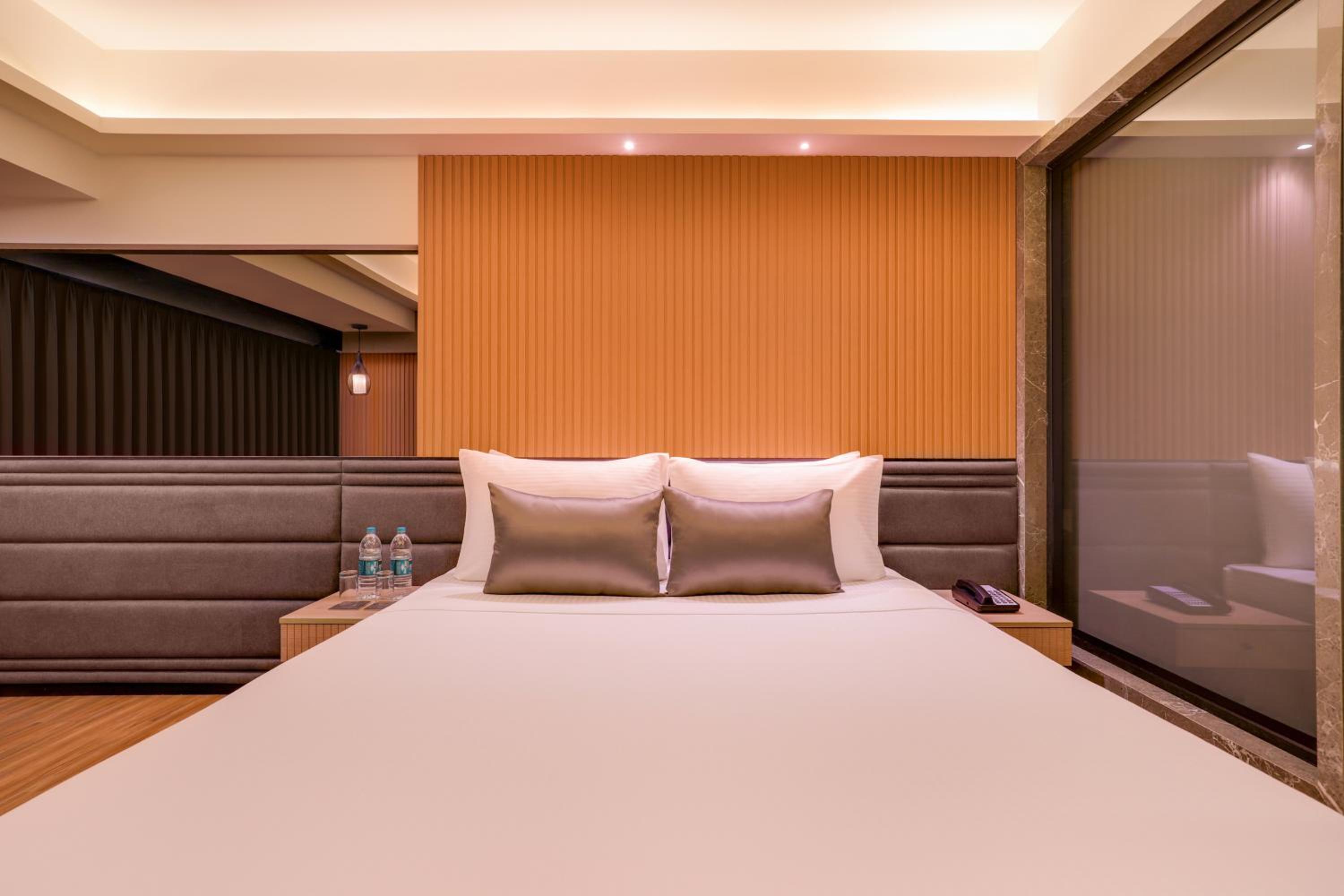 Executive Queen Room  (10% Discount on Laundry service) - Photo 2