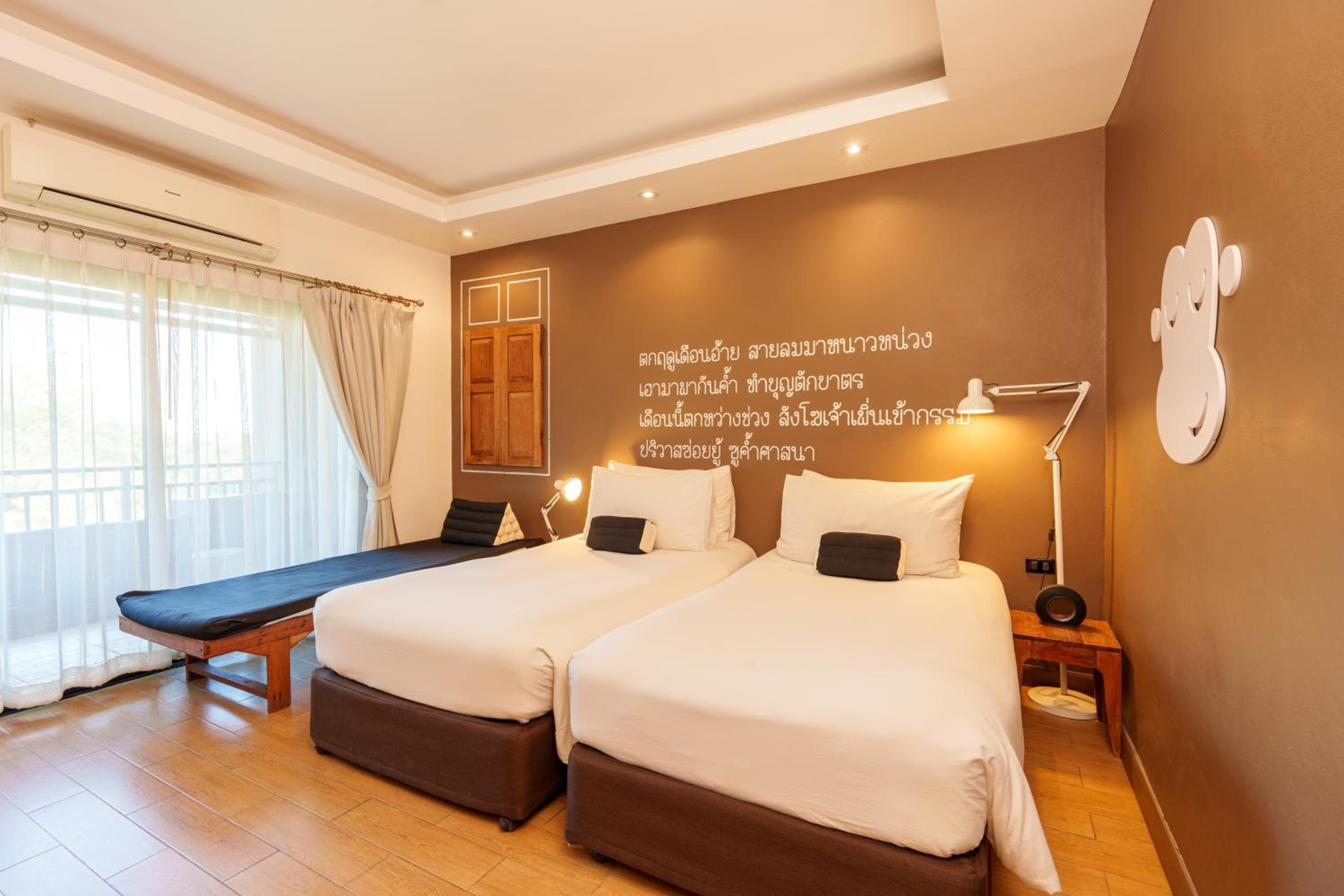 Deluxe Twin Room photo 2
