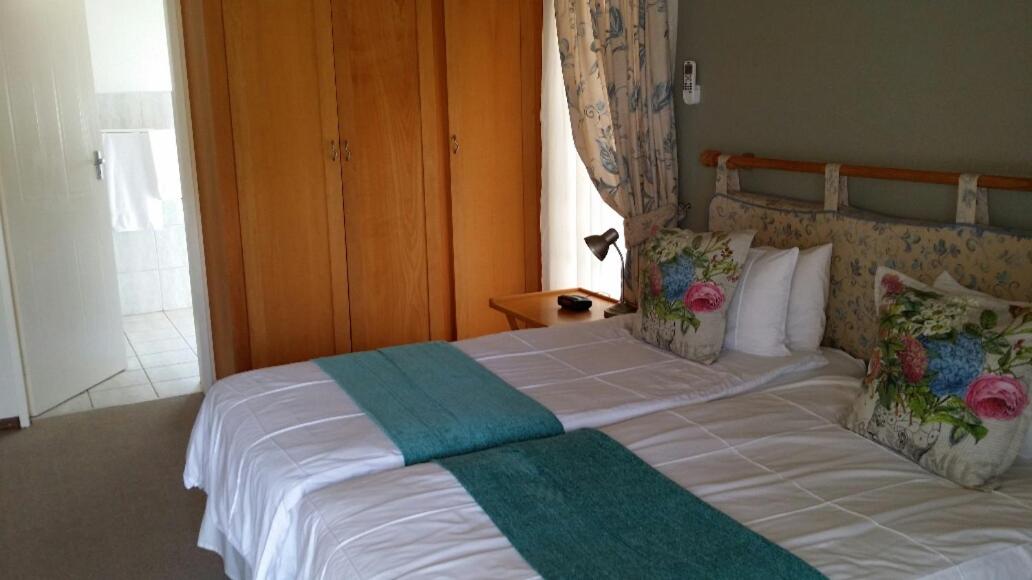 Deluxe Twin Room photo 3