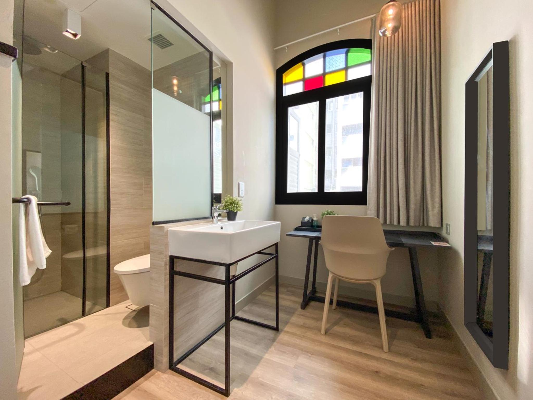 Cabin M, Window, Private Bathroom