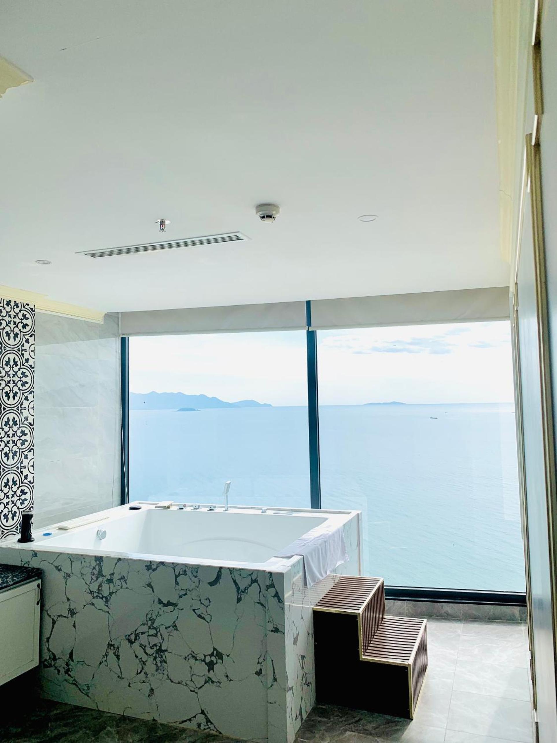 King Suite with Ocean View
