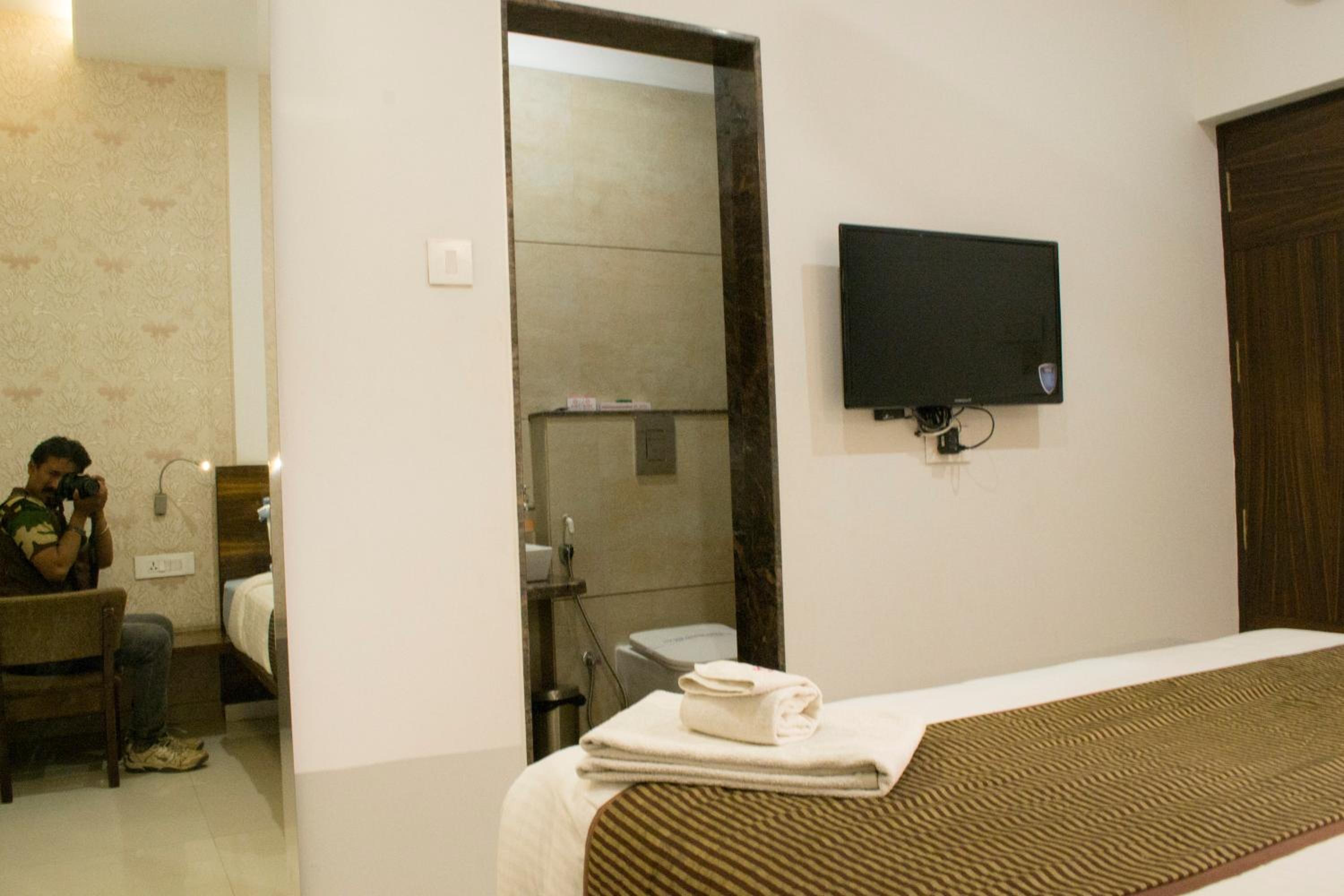 Deluxe Double Room photo 2
