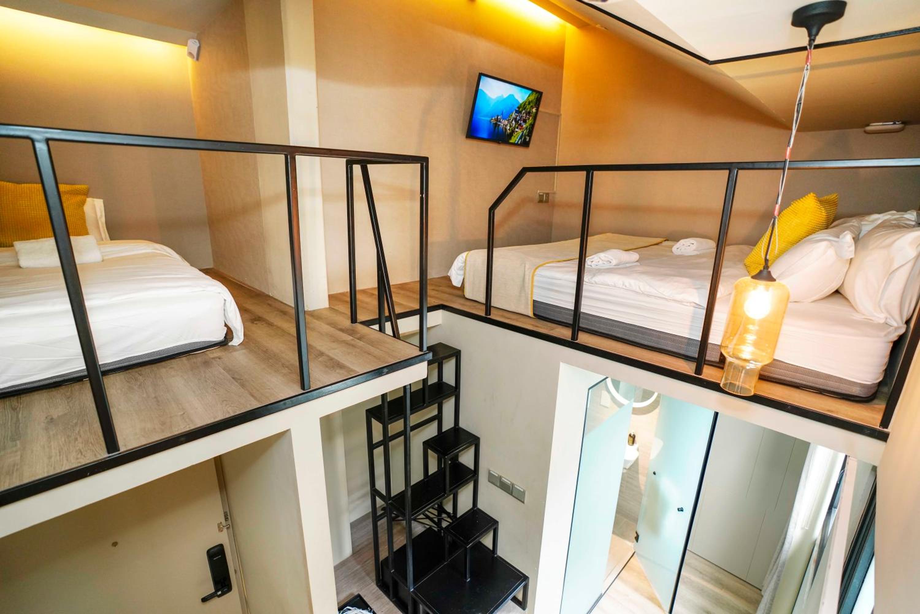 Cabin L, Window, Private Bathroom