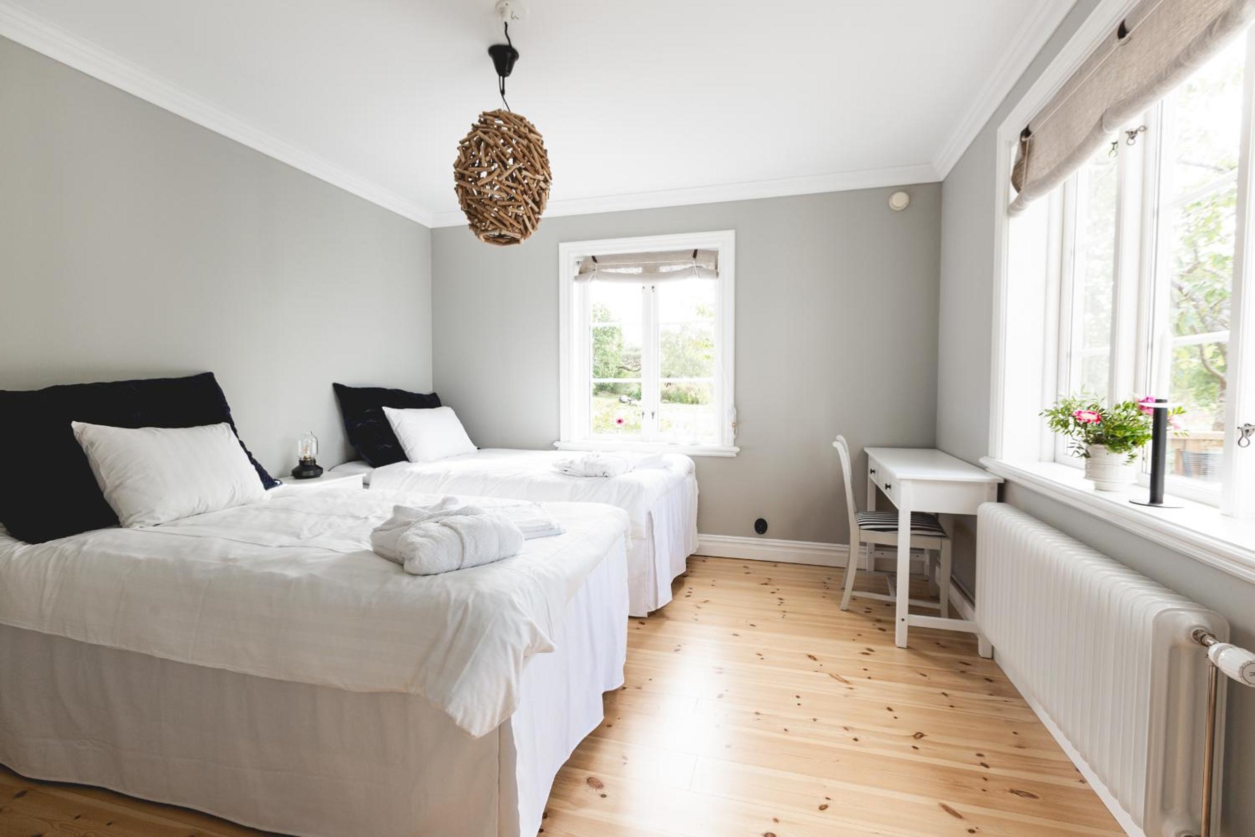 Double Room with Shared Bathroom photo 1