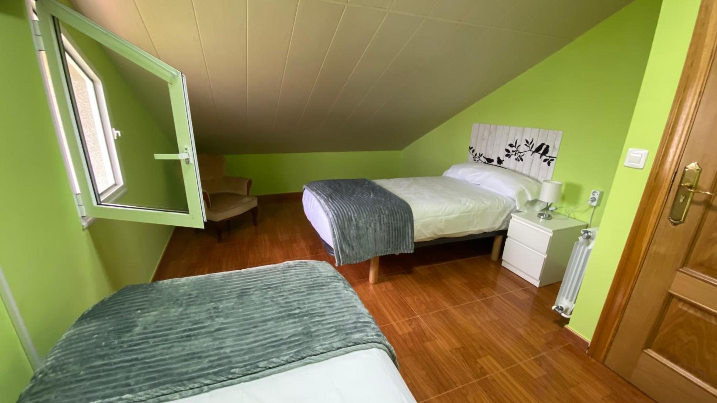 Habitación Doble o con Dos Camas con Baño Compartido