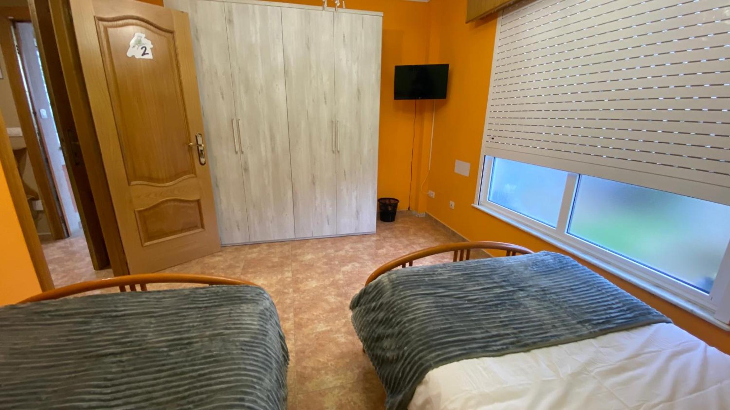 Habitación Doble o con Dos Camas con Baño Compartido