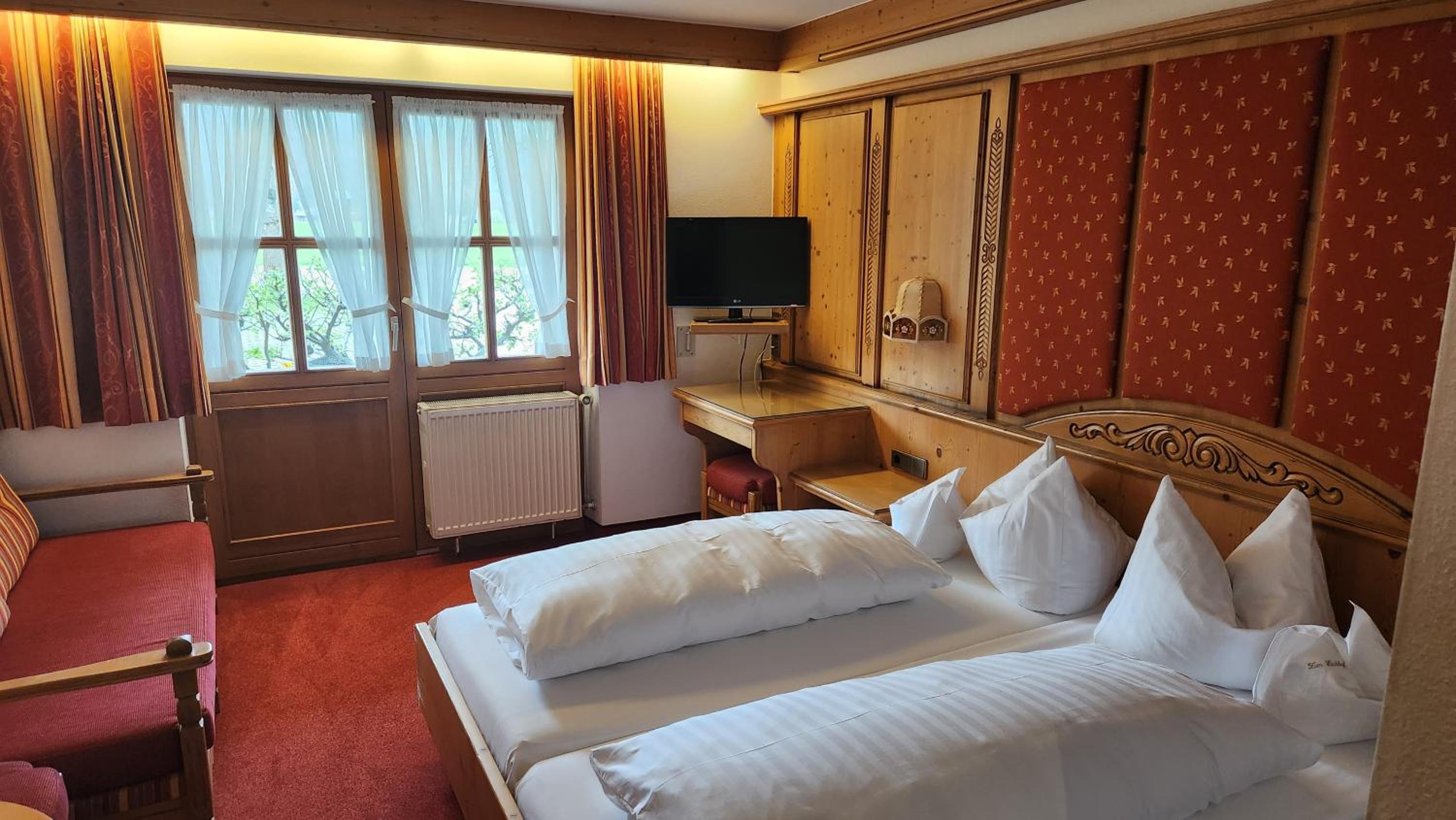 Budget Double Room photo 3