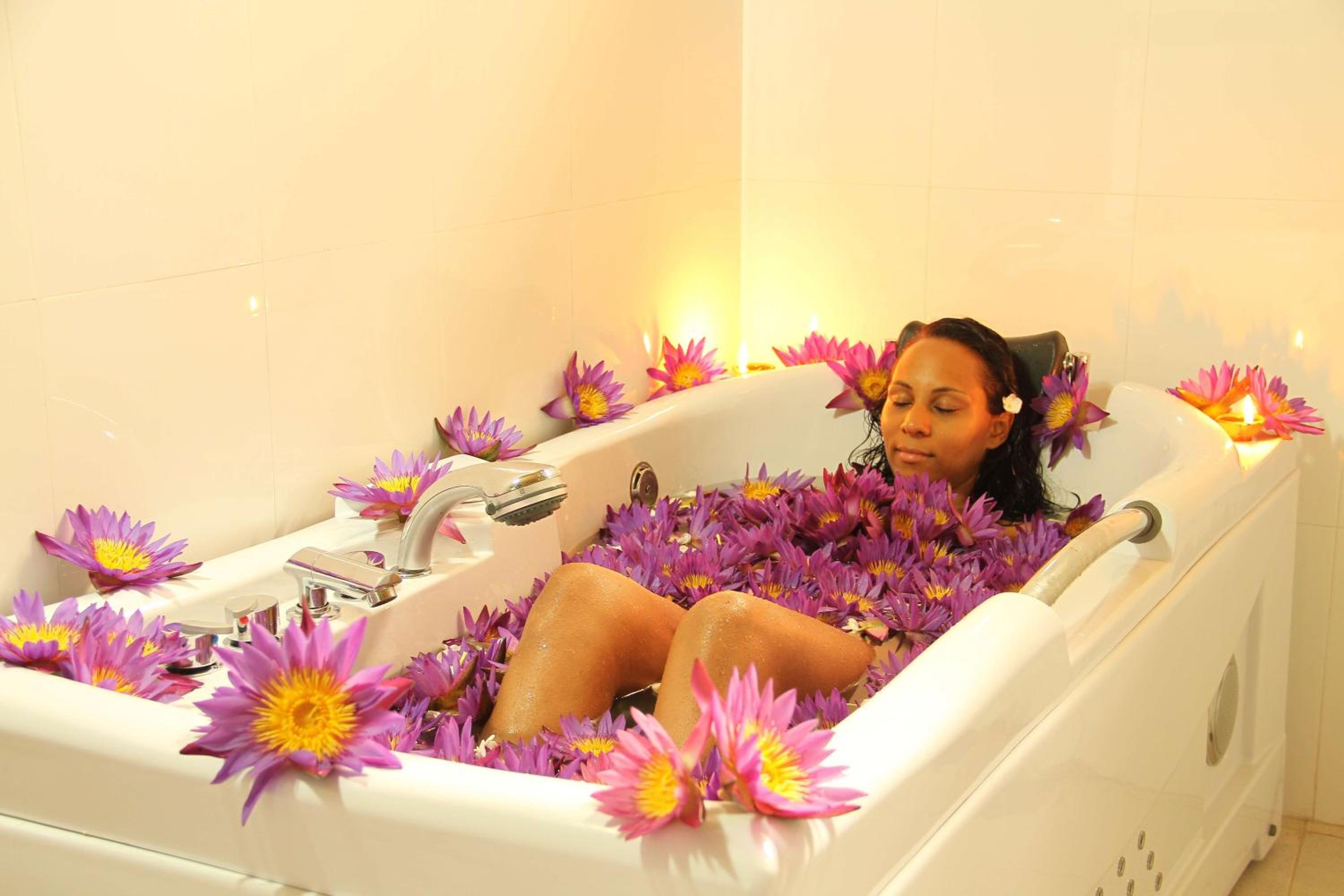 Deluxe Double Room with Ayurvedic Package photo 2