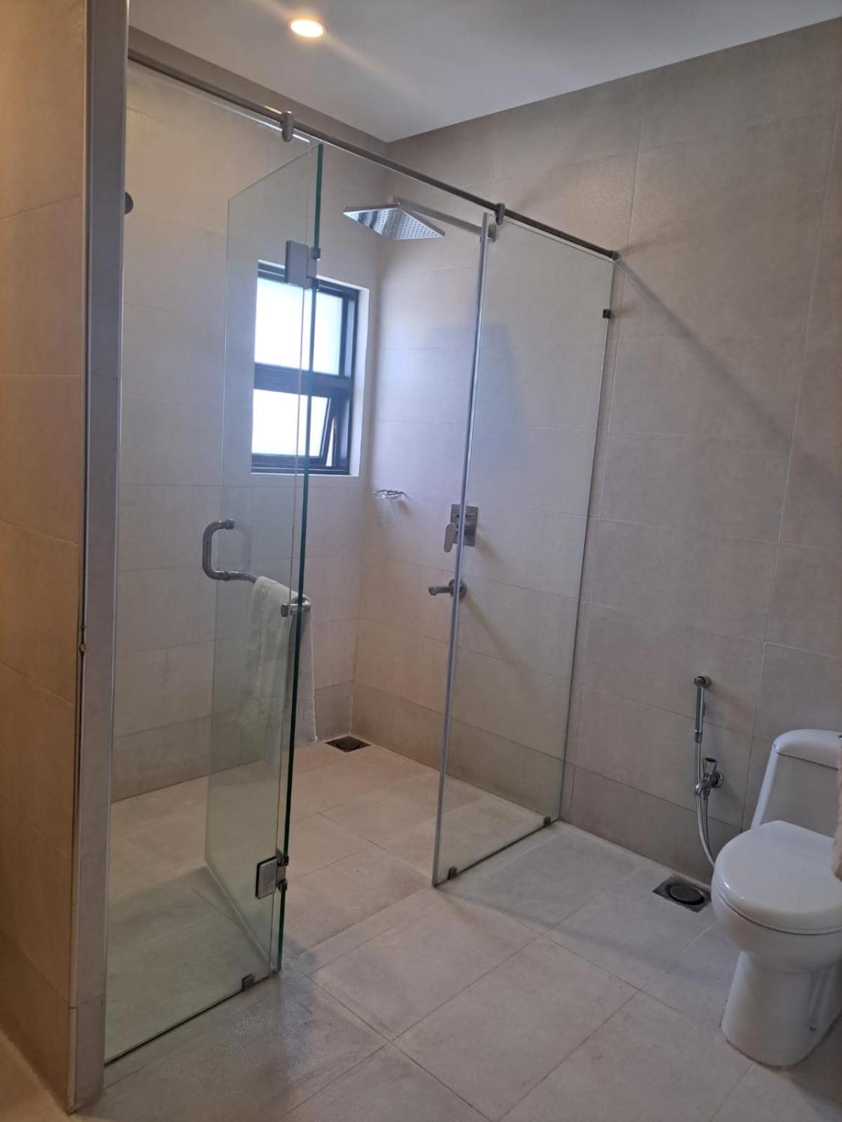 Executive Suite - Photo 5