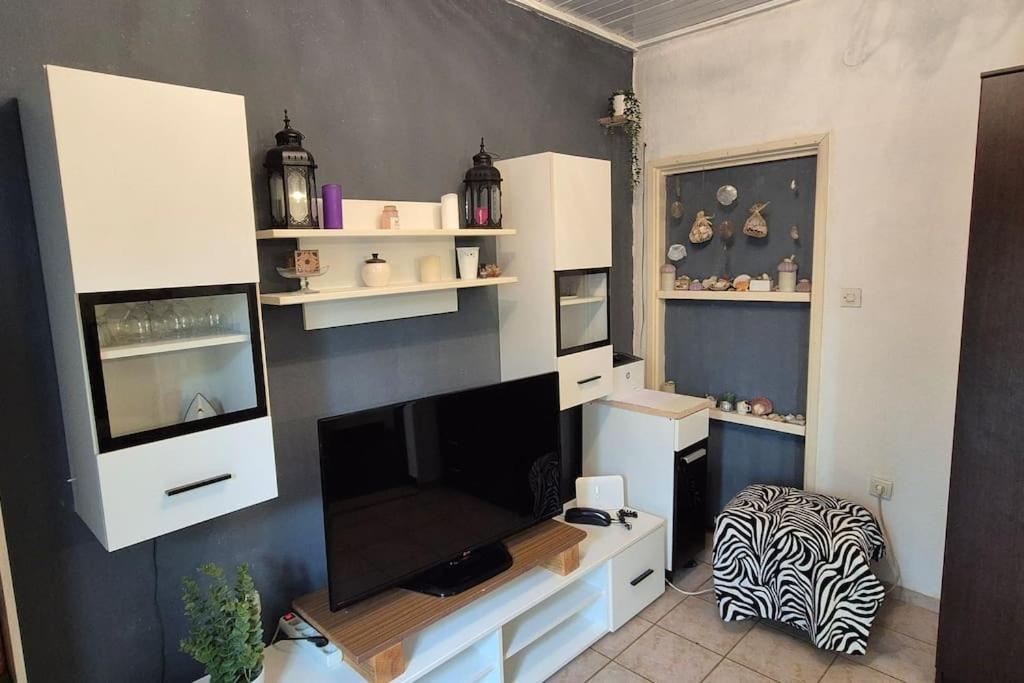 One-Bedroom House