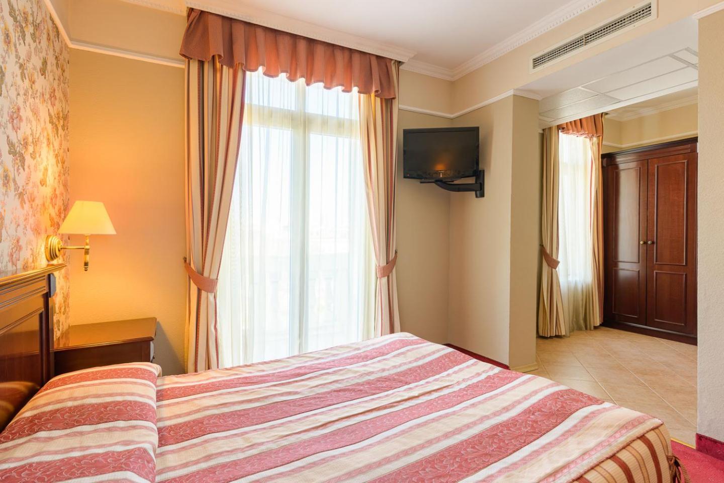 Double Room - Photo 4