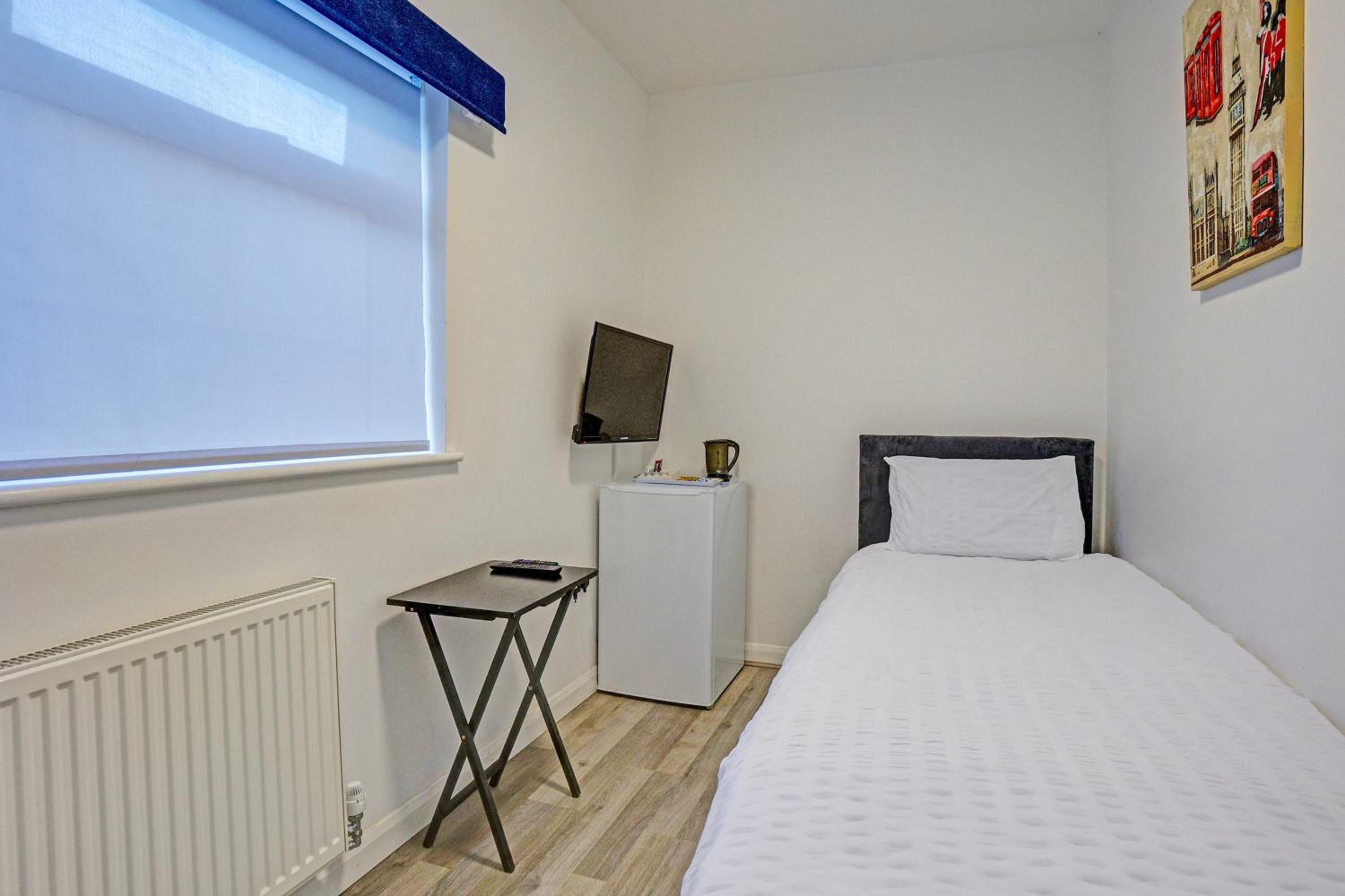 Standard Single Room with Shared Bathroom