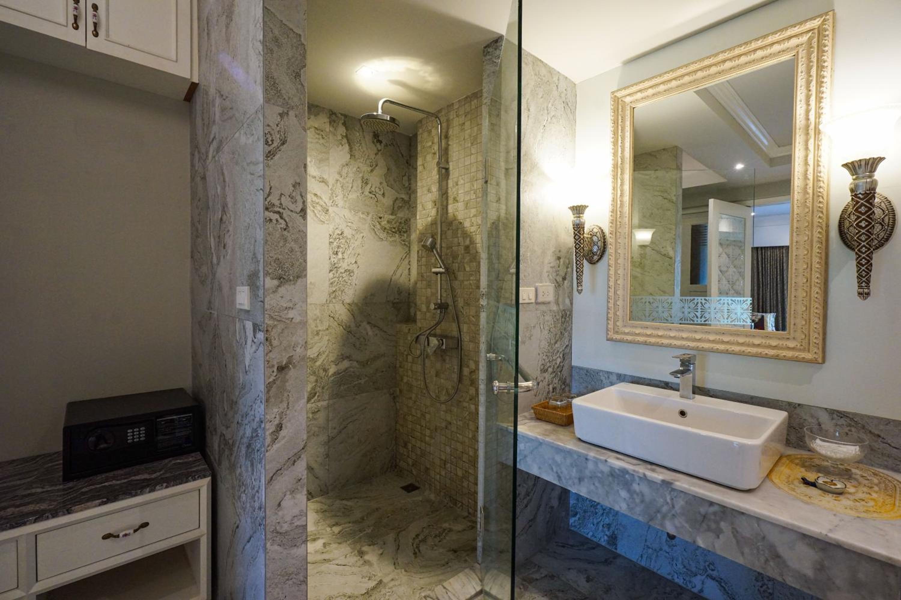 Junior Suite - Photo 12