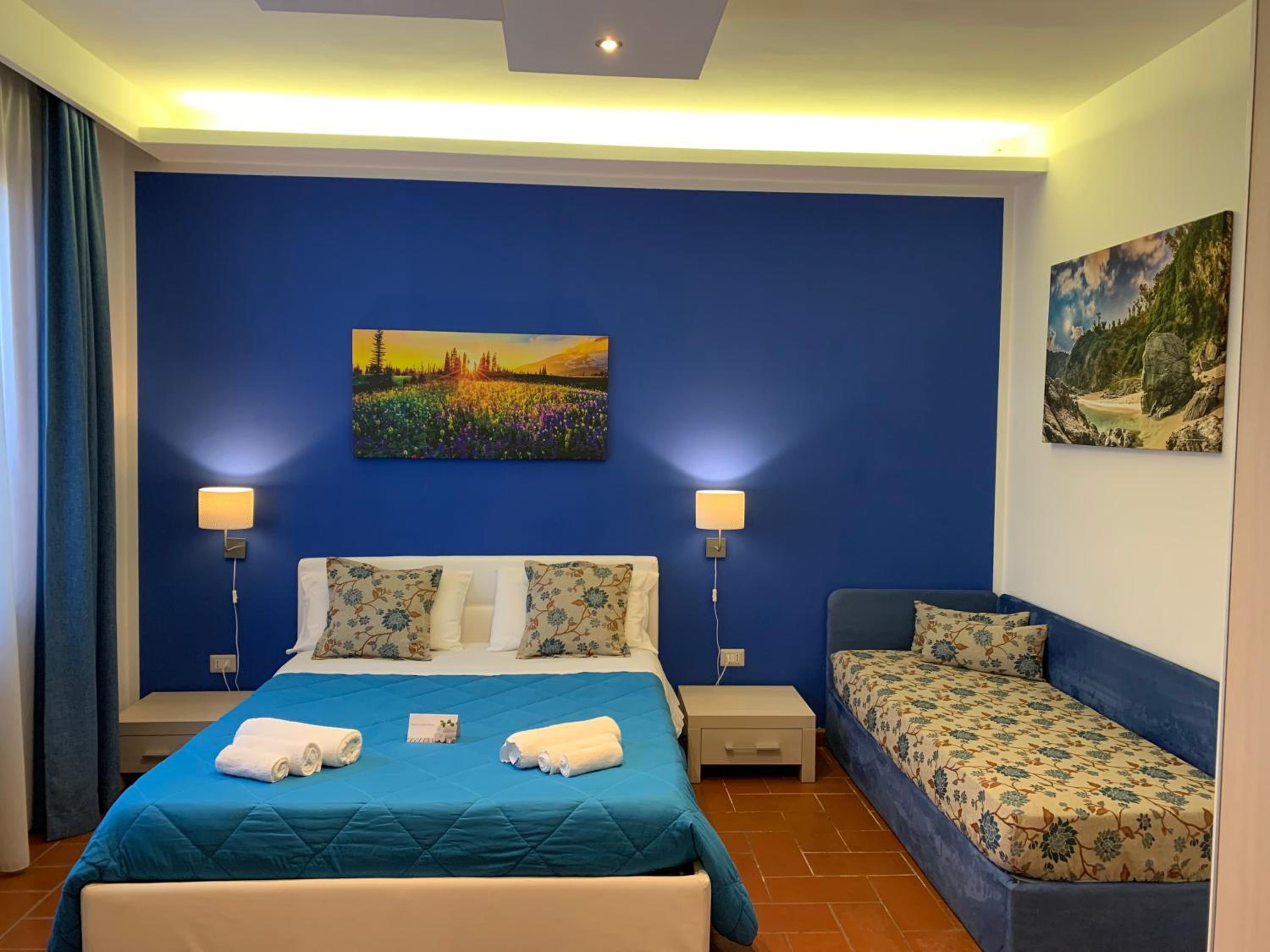 Twin Room with Private Bathroom photo 1