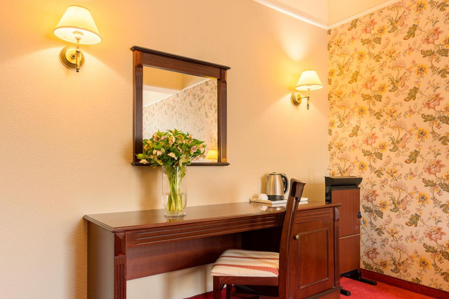 One-Bedroom Suite (2 Adults + 1 Child) - Photo 6