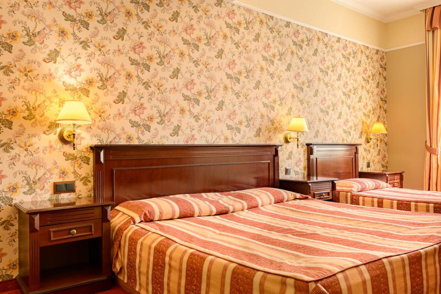 One-Bedroom Suite (2 Adults + 1 Child) - Photo 3