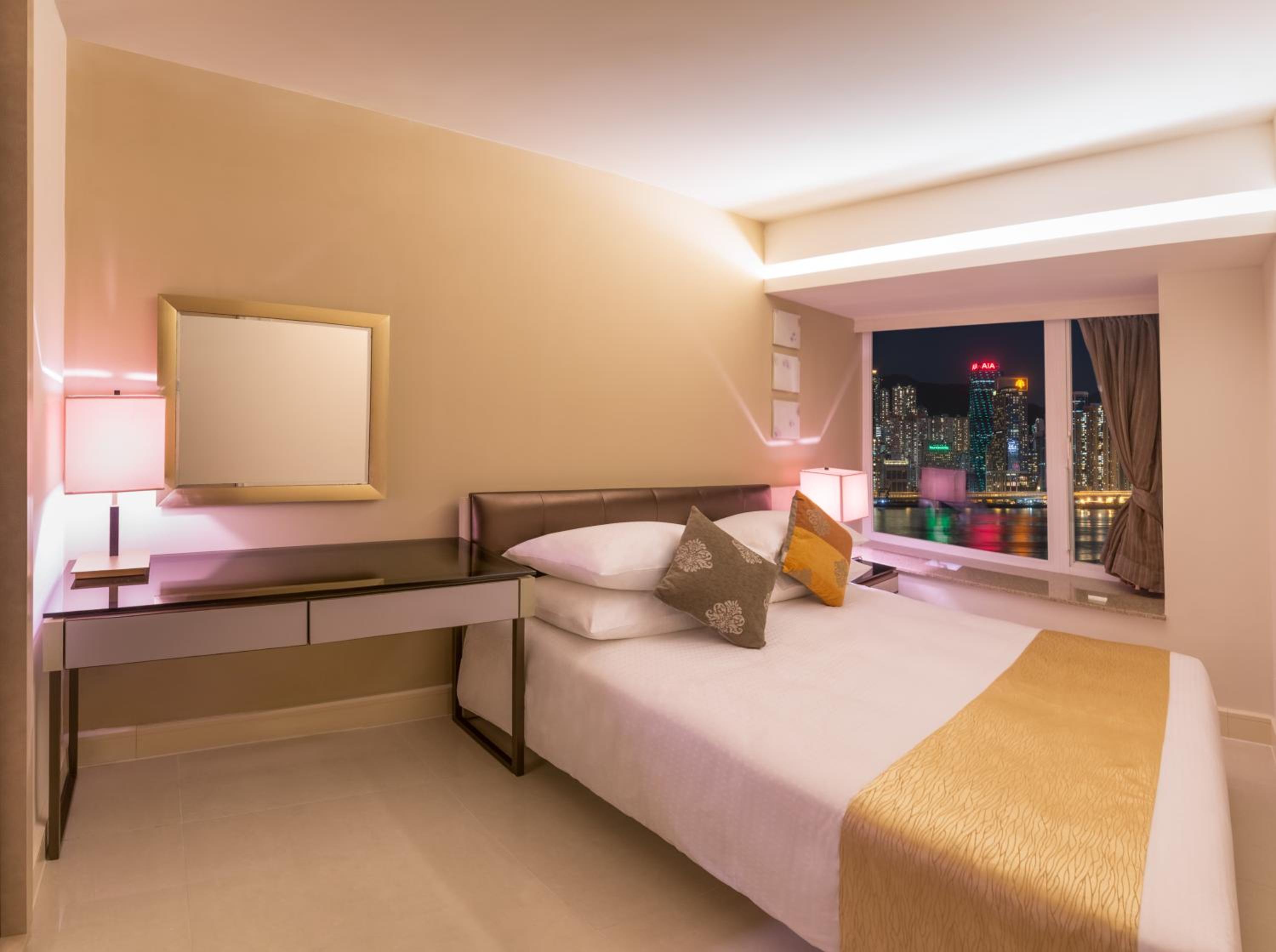 Two-Bedroom Suite with Harbor View photo 2