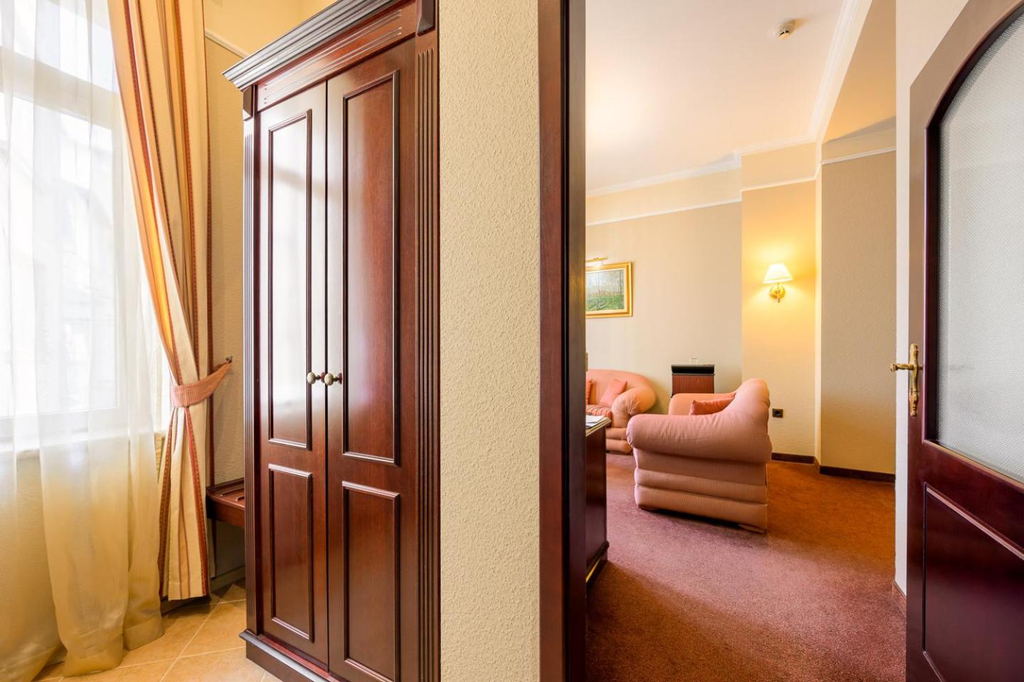 Standard Twin Room - Photo 5