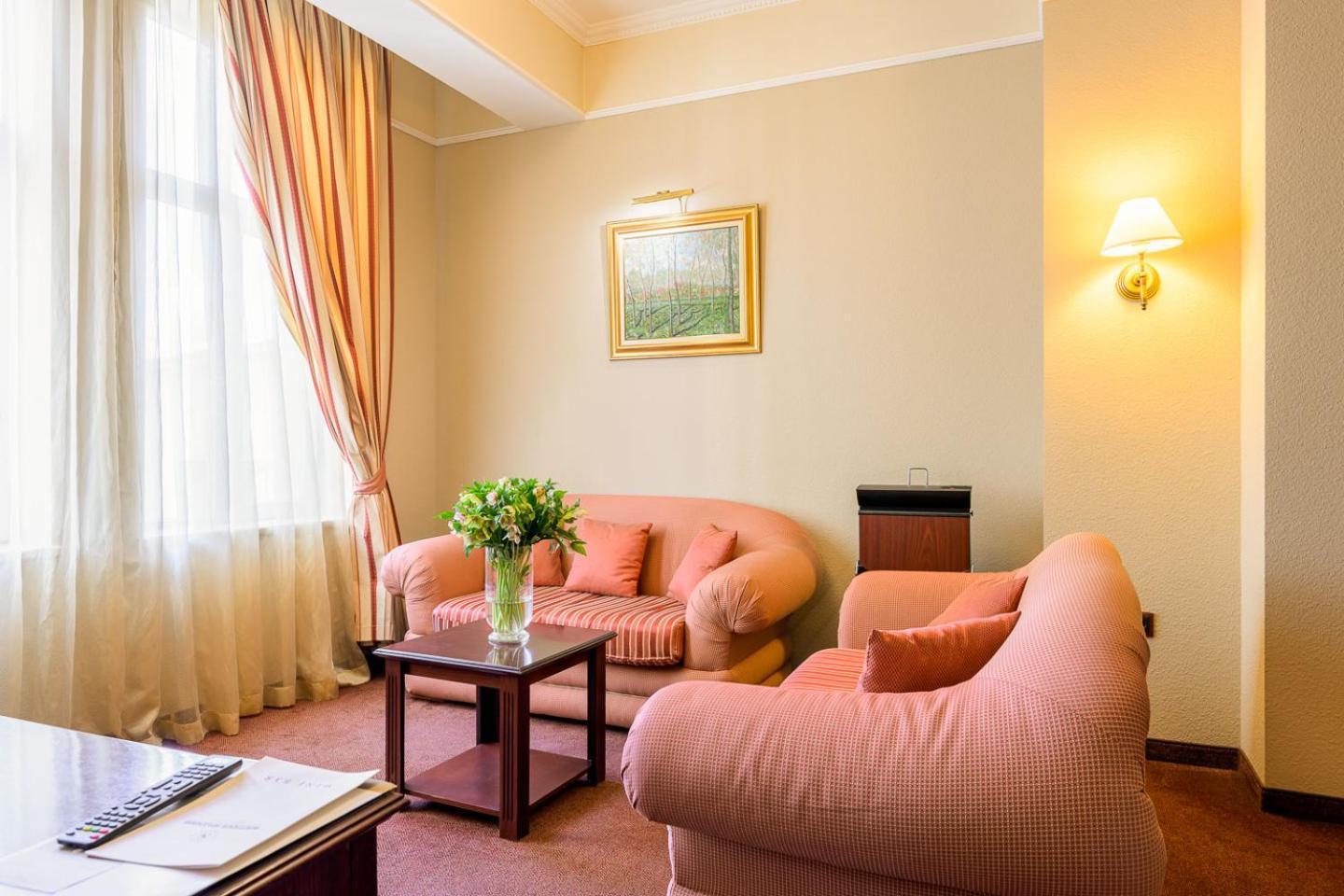 Standard Twin Room - Photo 8