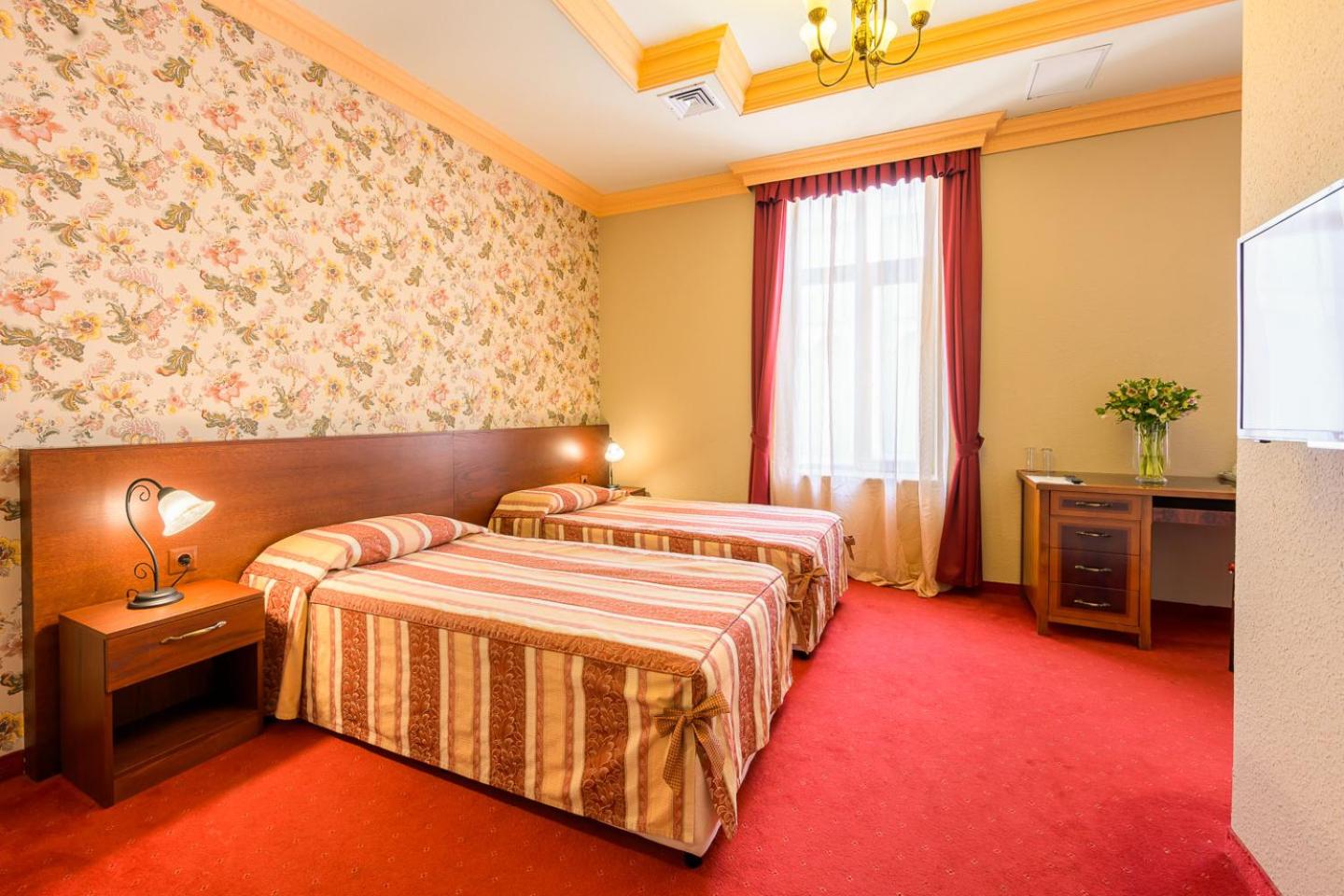 Economy Twin Room photo 2