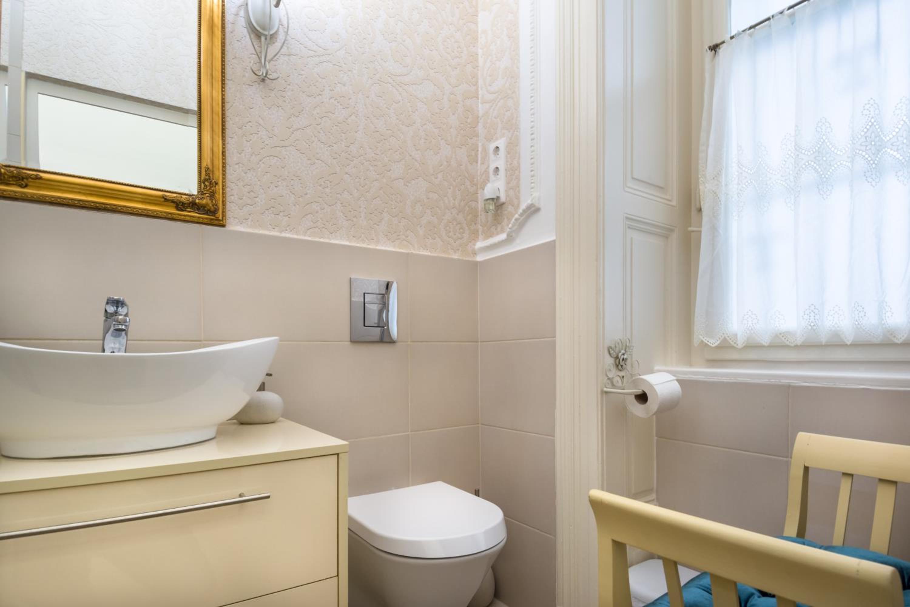 Apartment - Photo 10