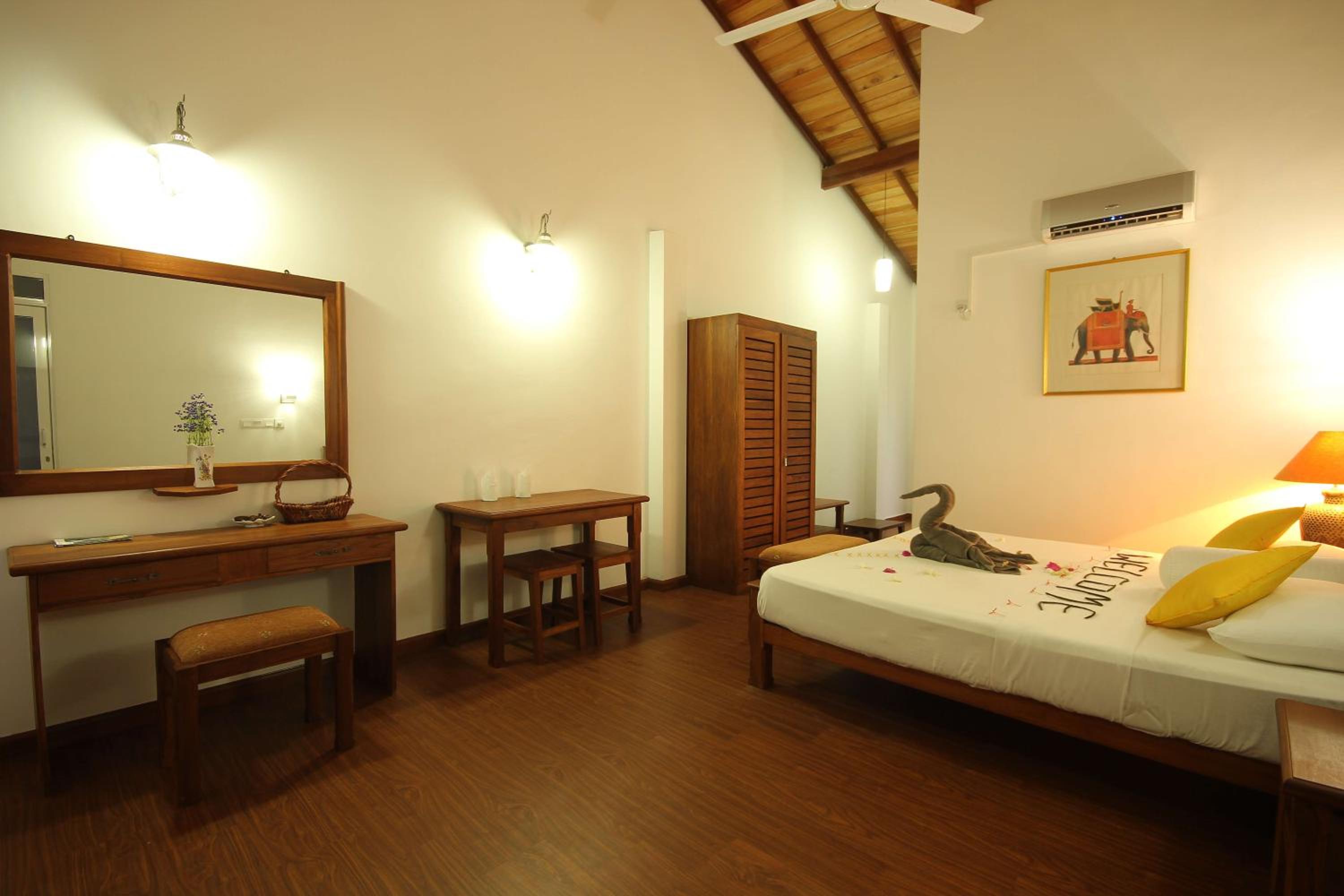 Deluxe Double Room with Ayurvedic Package photo 3