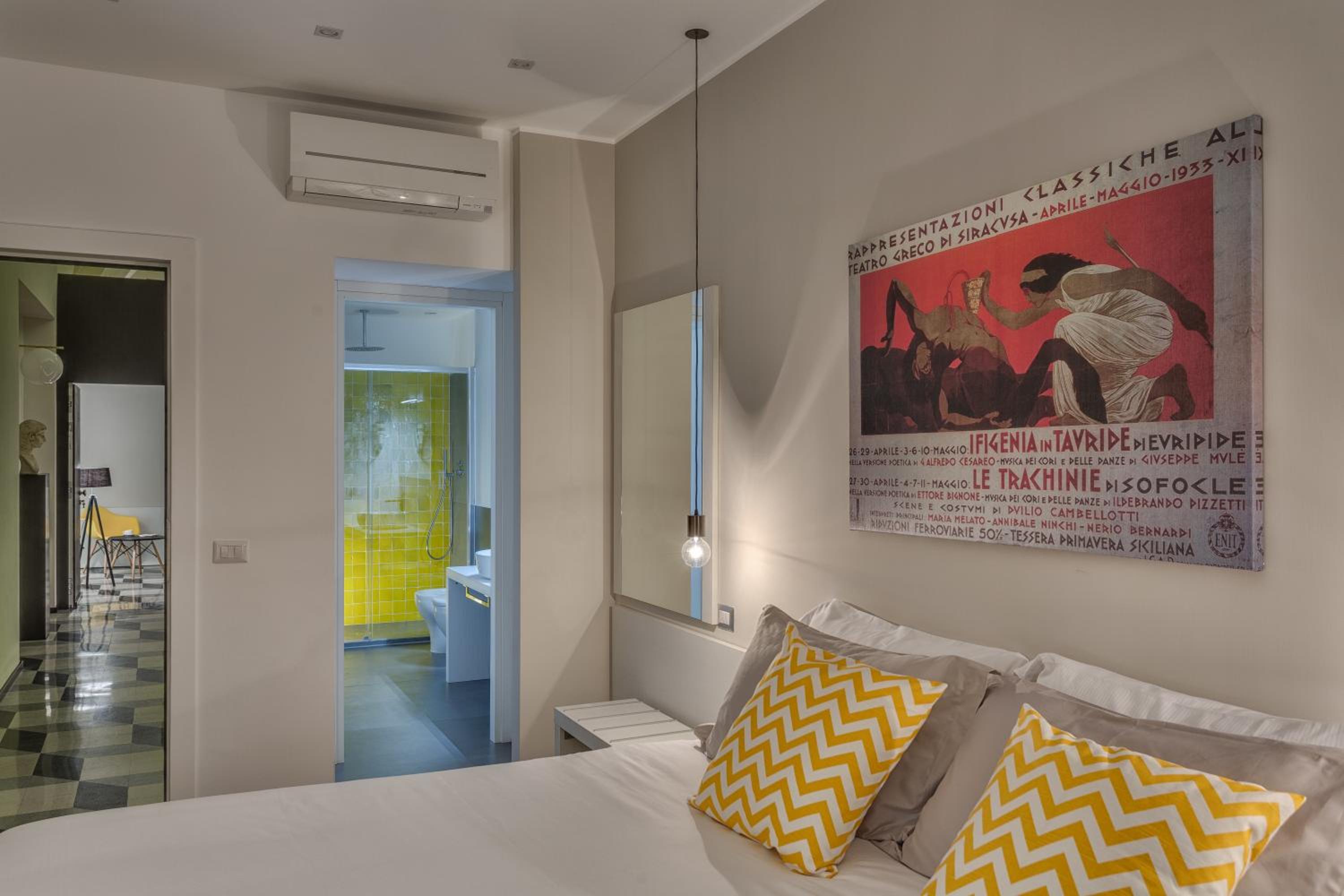 Superior Double or Twin Room photo 3