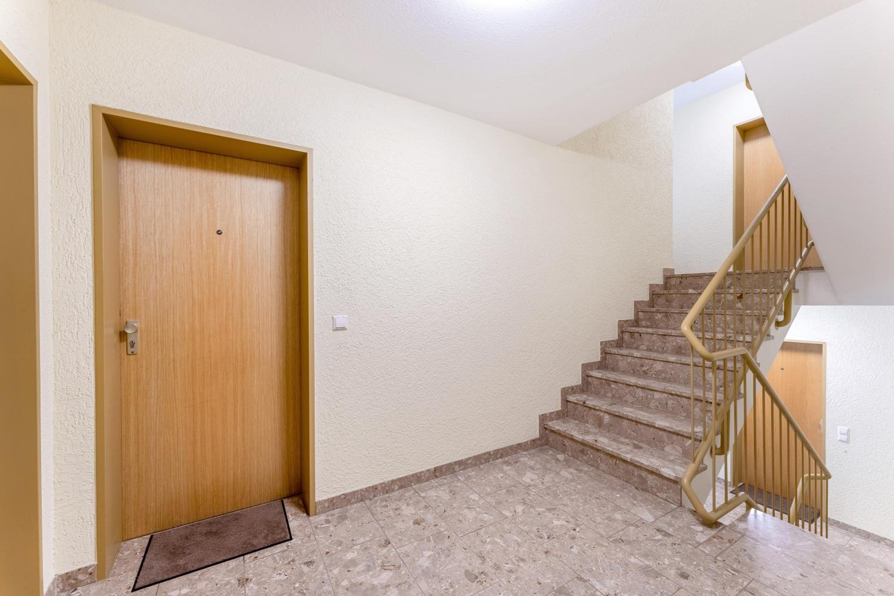 One-Bedroom Apartment photo 2