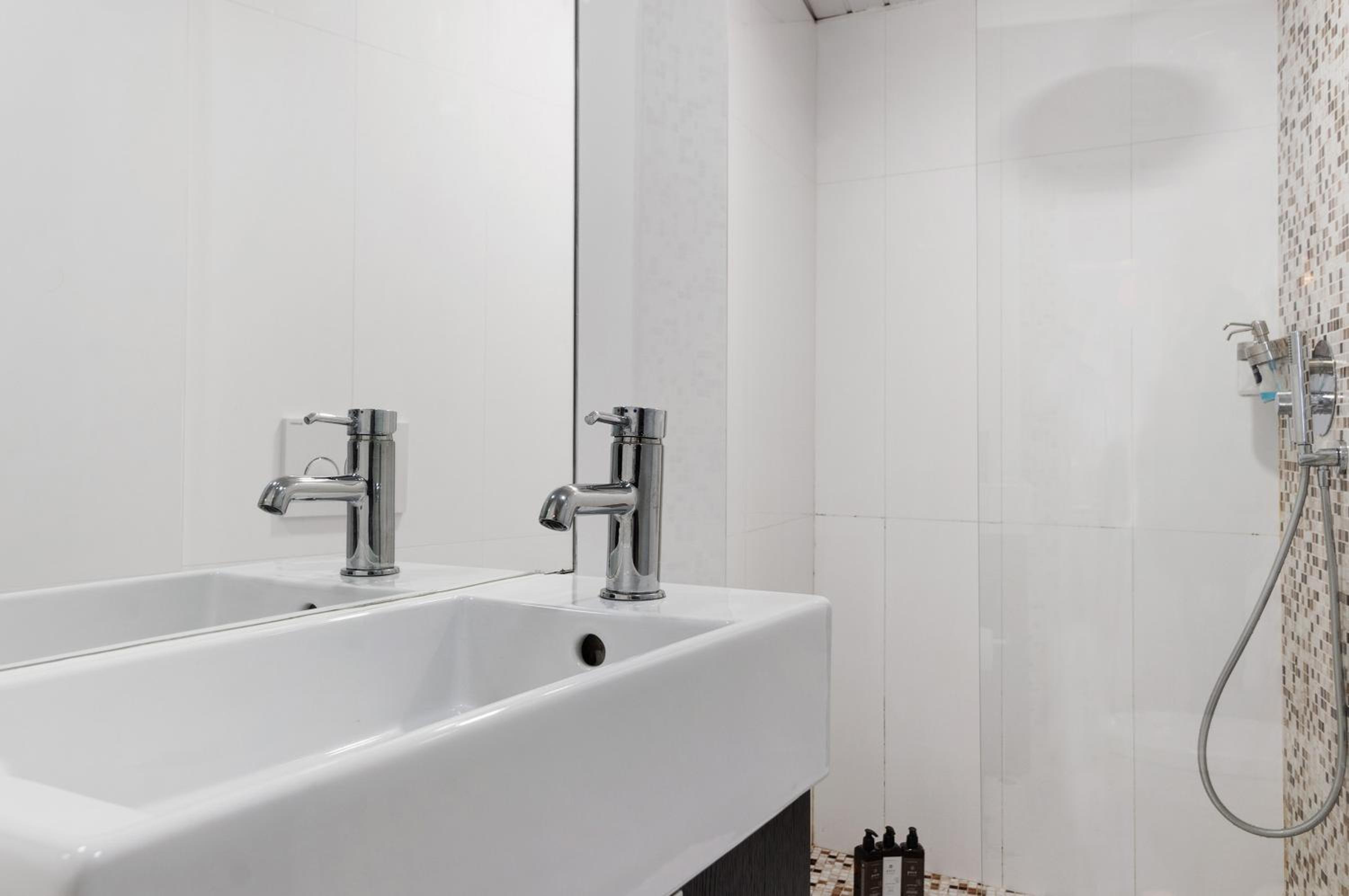 Superior Apartment with City View photo 2