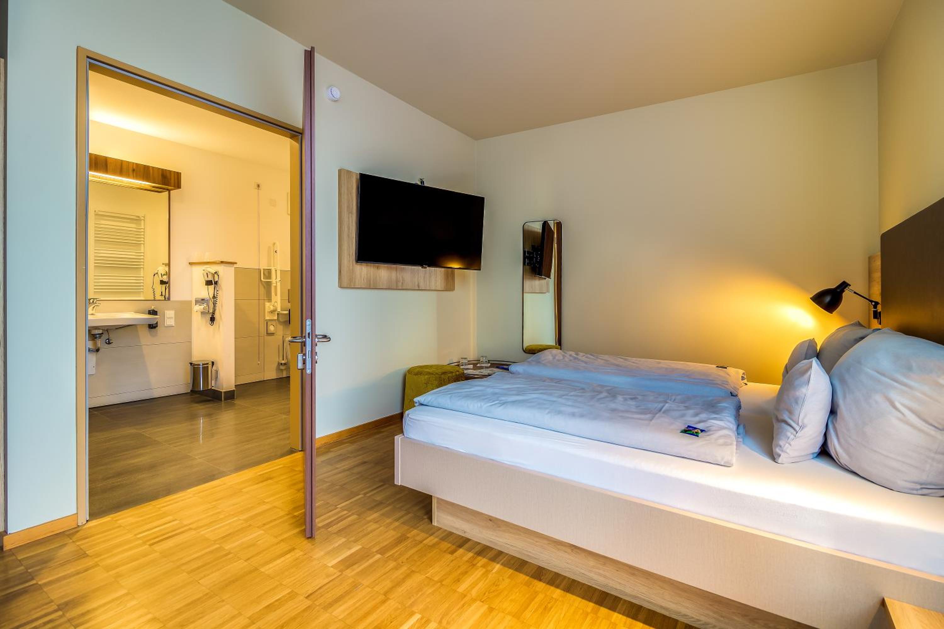 Double Room - Disability Access photo 2