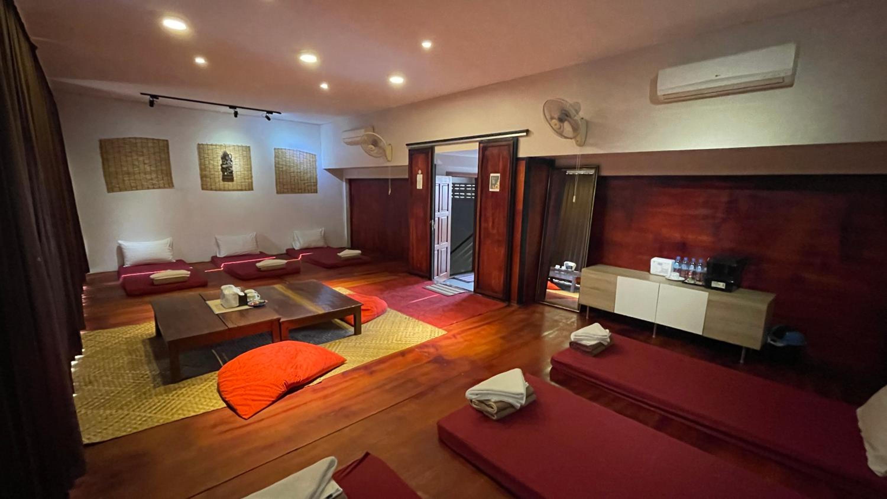 Mixed Dormitory Room