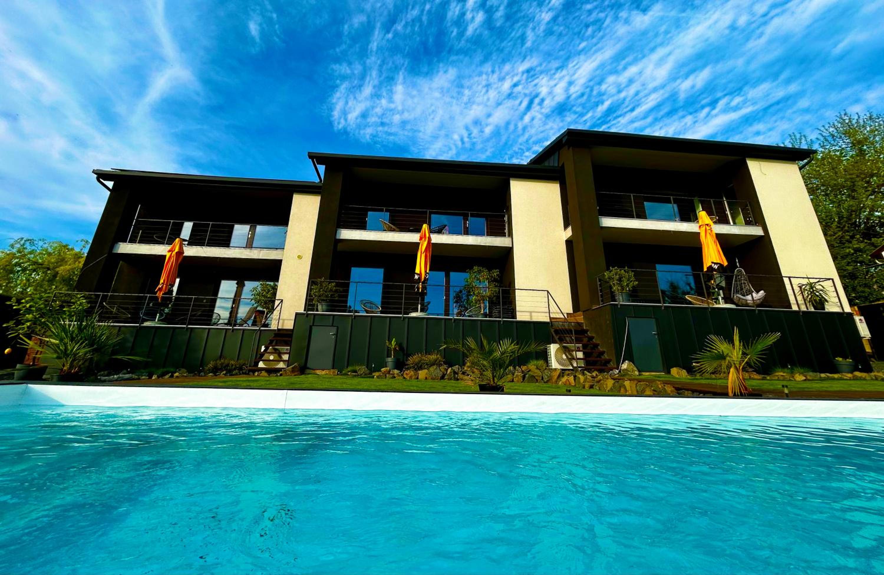Superior Double or Twin Room with Lake View photo 3