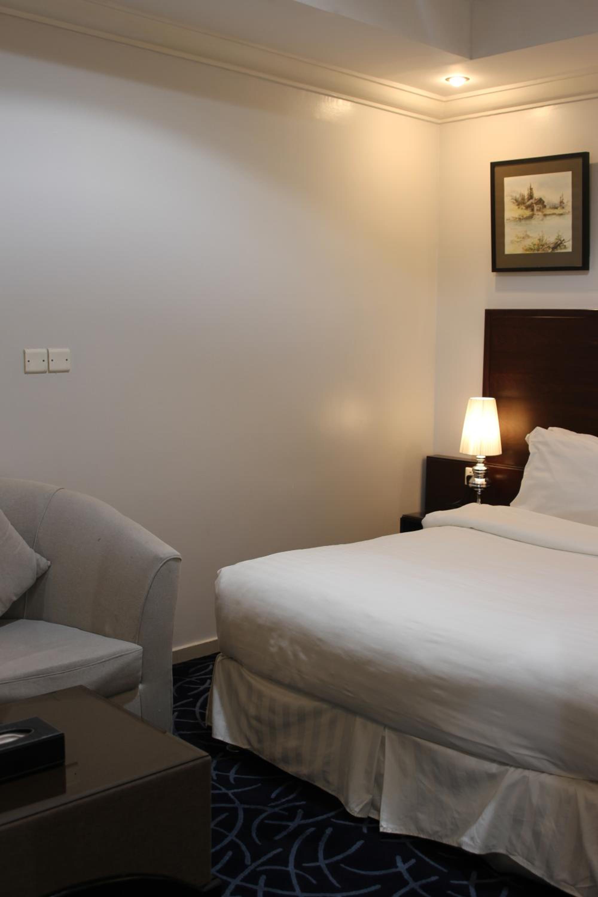 Economy Double Room - Photo 5