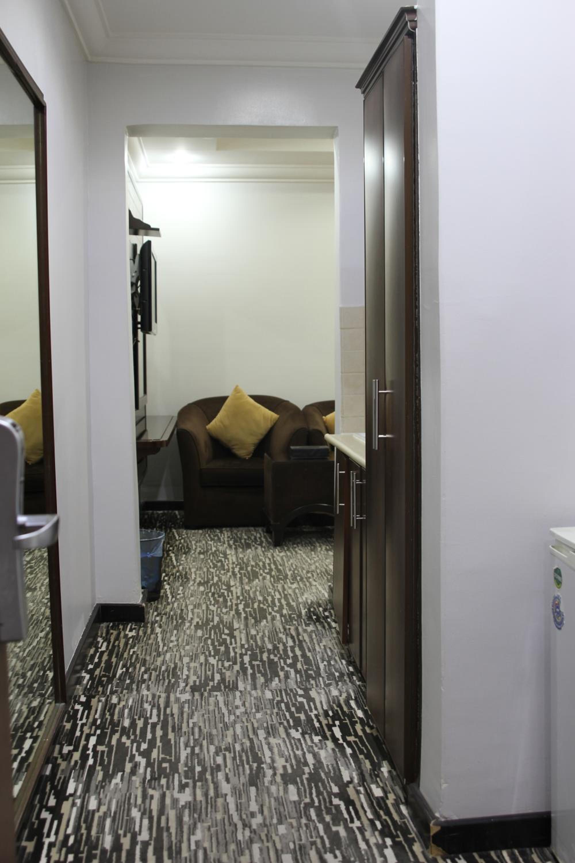 Economy Double Room - Photo 6