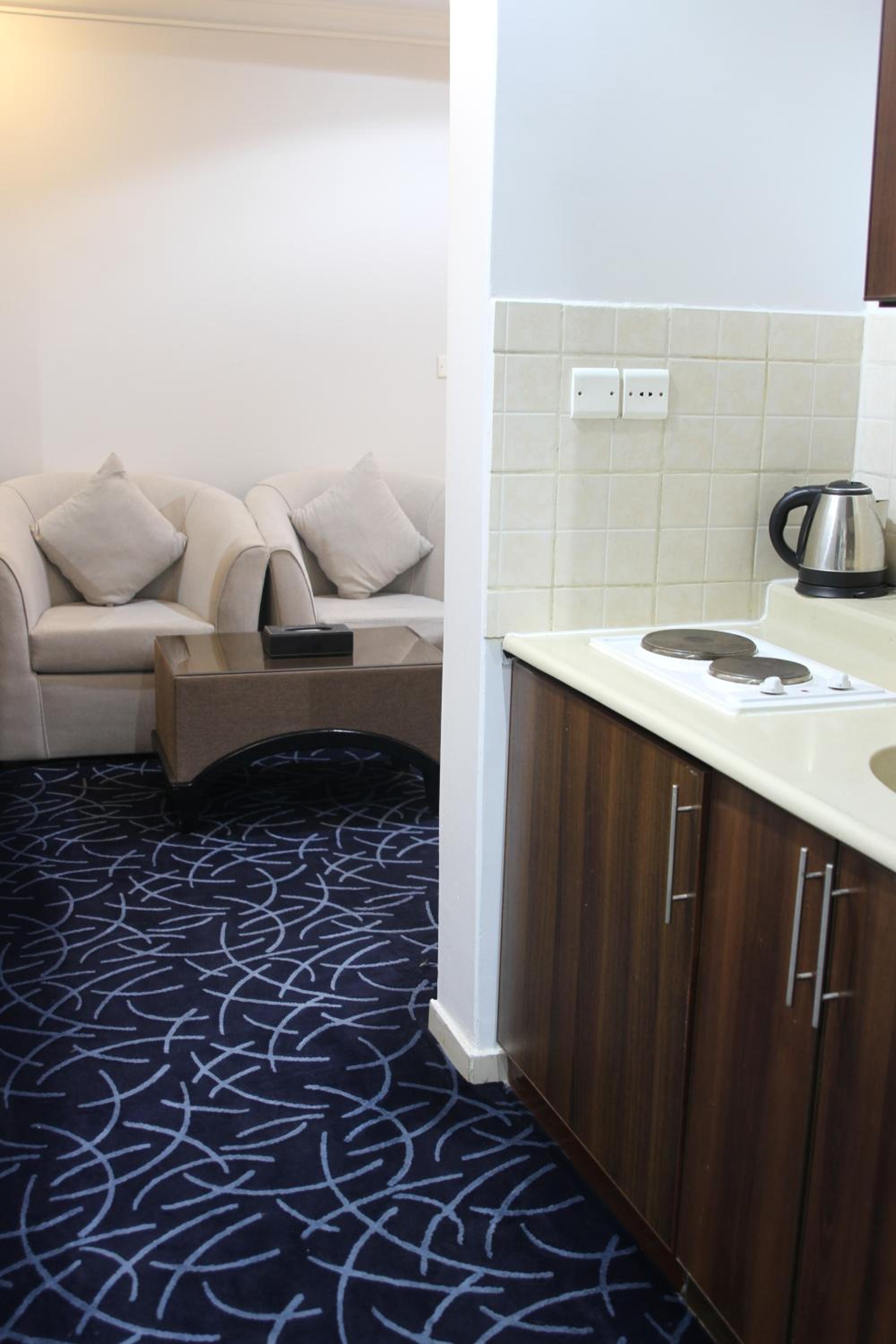 Economy Double Room - Photo 9