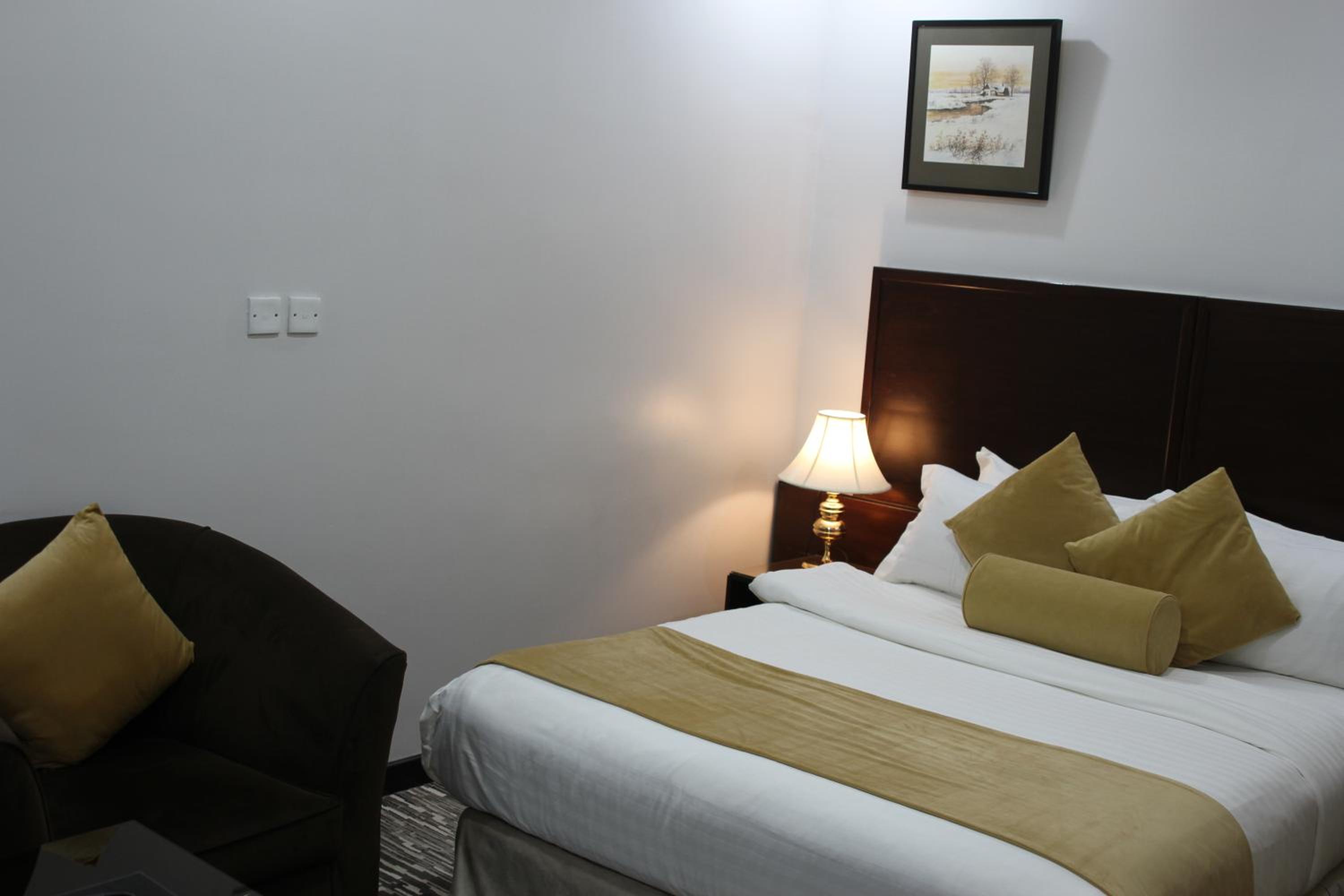 Economy Double Room - Photo 10