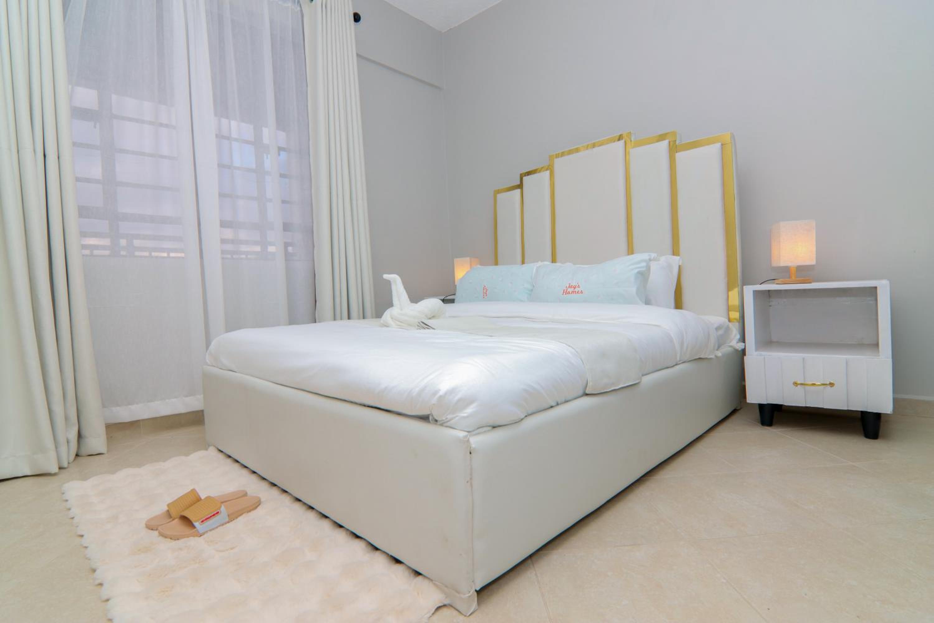 One-Bedroom Premier Apartment photo 1