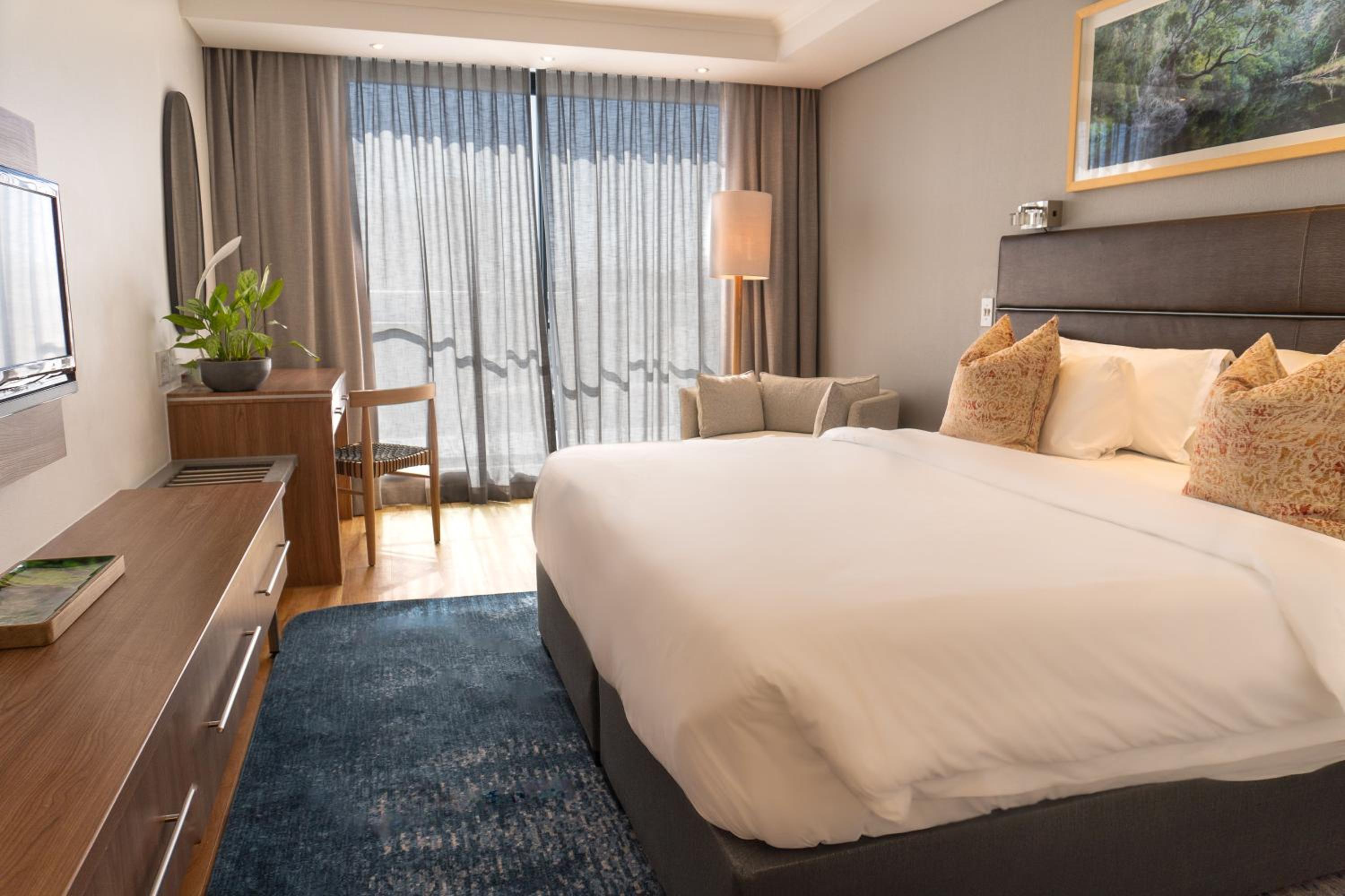 Double or Twin Room with Balcony and Sea View - Photo 1