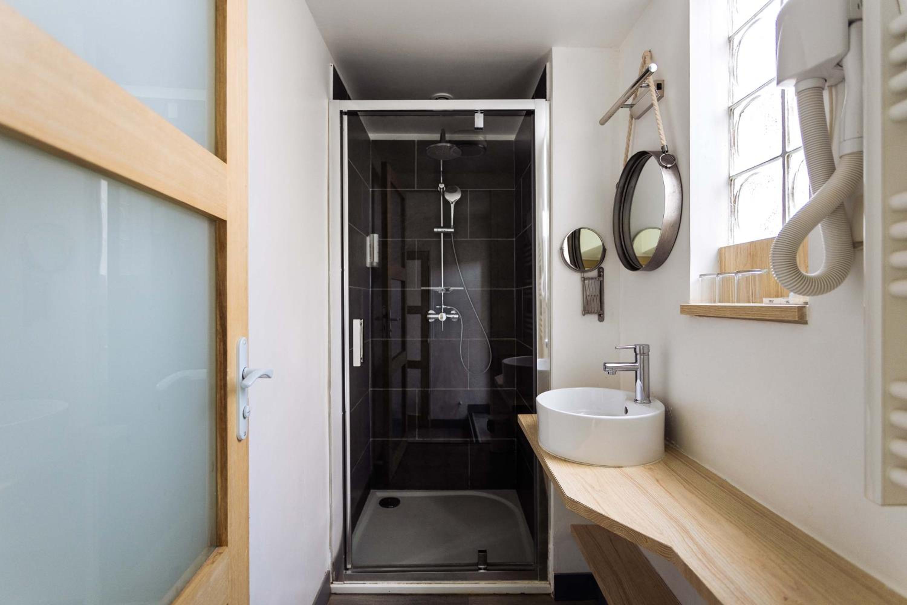 Superior Double Room 20 m2 with Private Terrace - Photo 13