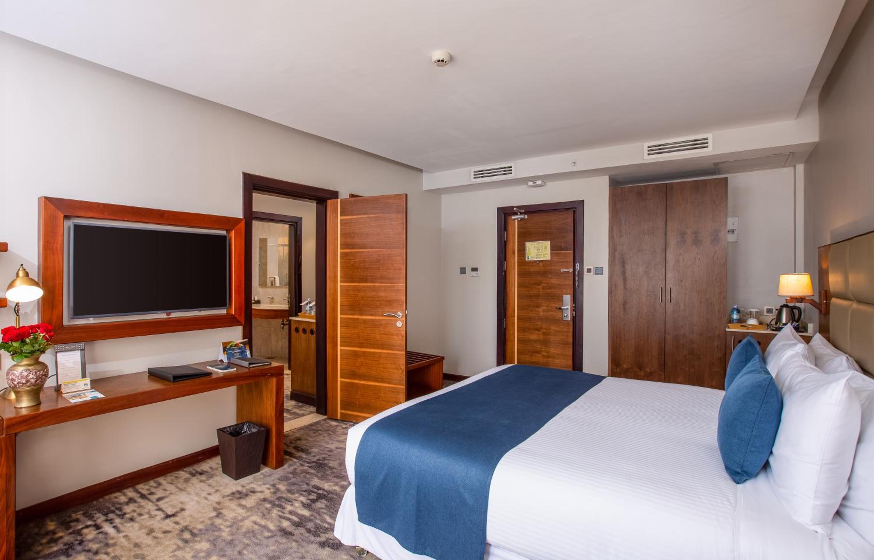 Executive Suite photo 2