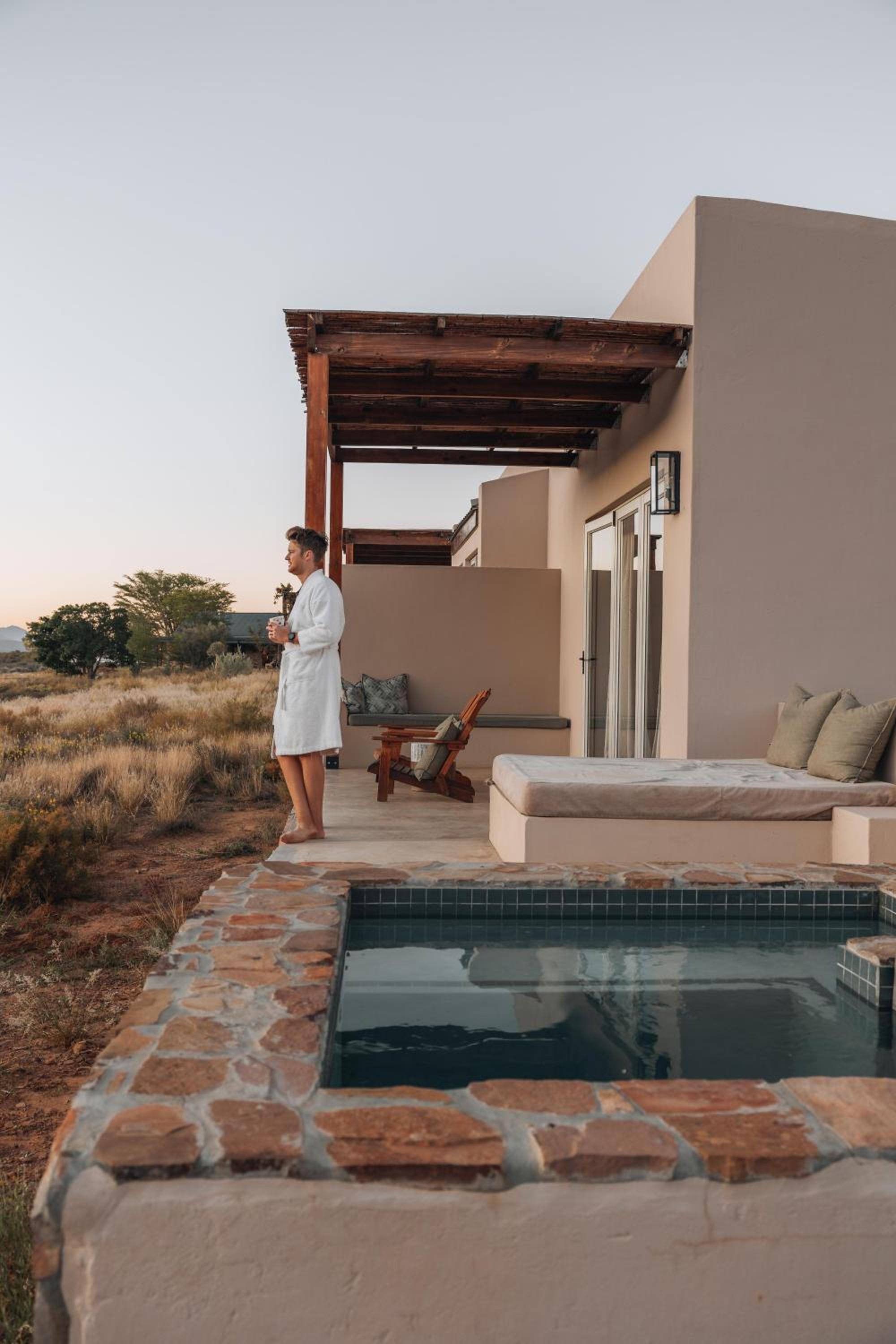 Superior Pool Suite - Photo 7