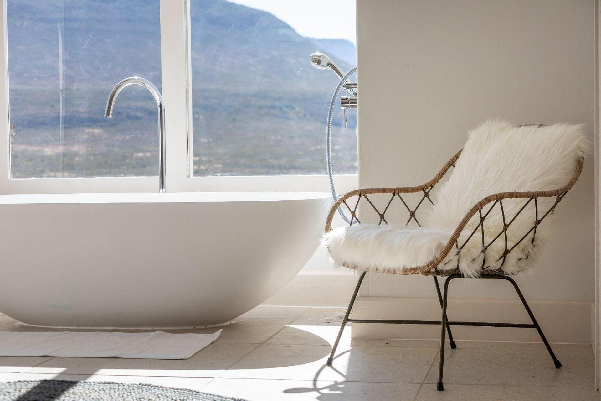 Luxury Suite - Photo 3