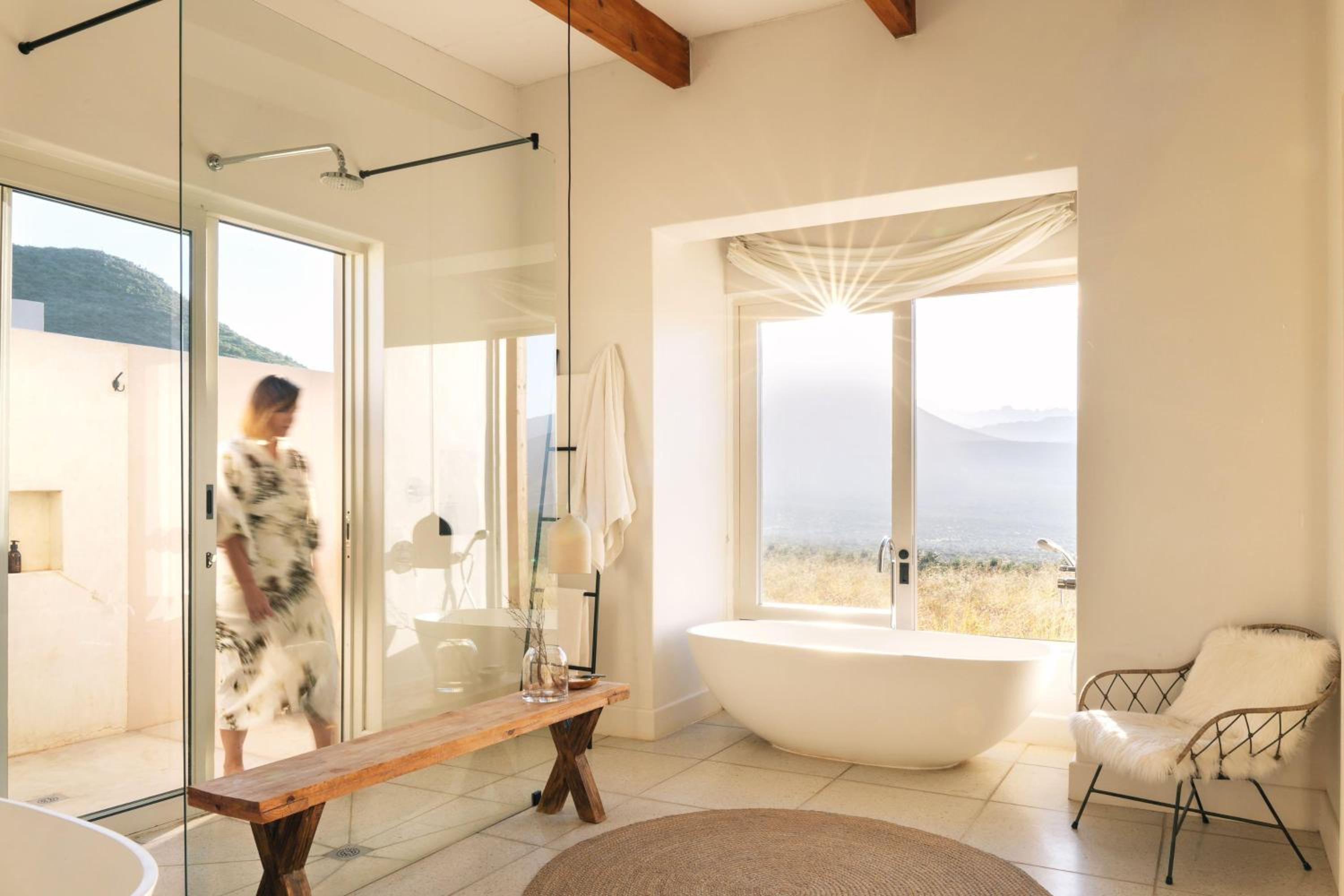 Luxury Suite - Photo 4