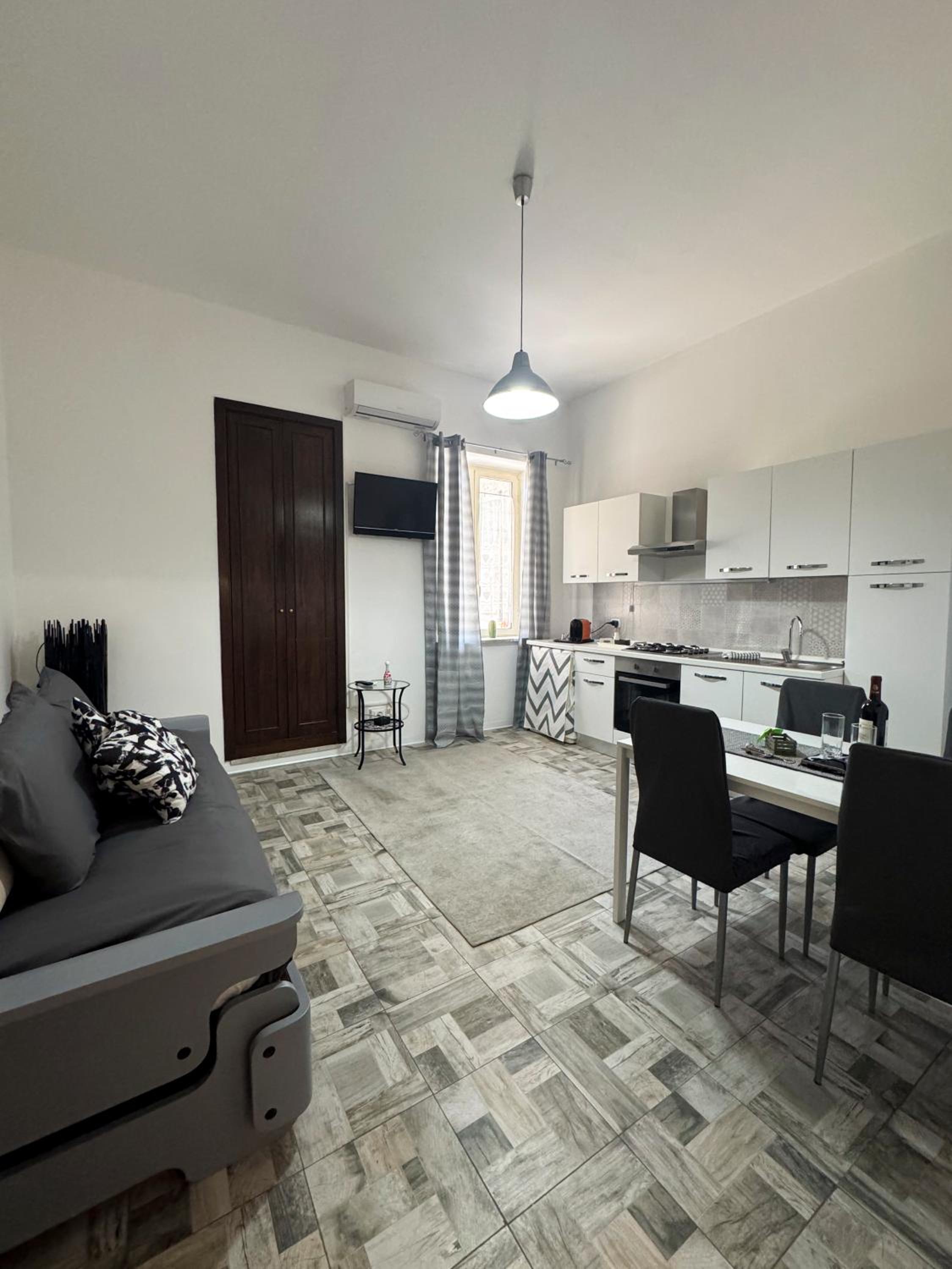 One-Bedroom Apartment