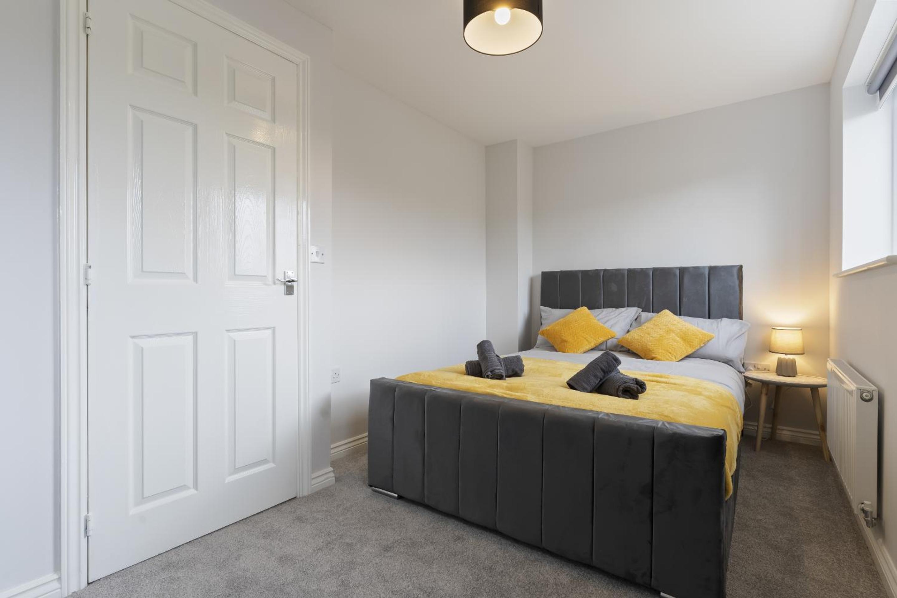 Four-Bedroom House photo 2