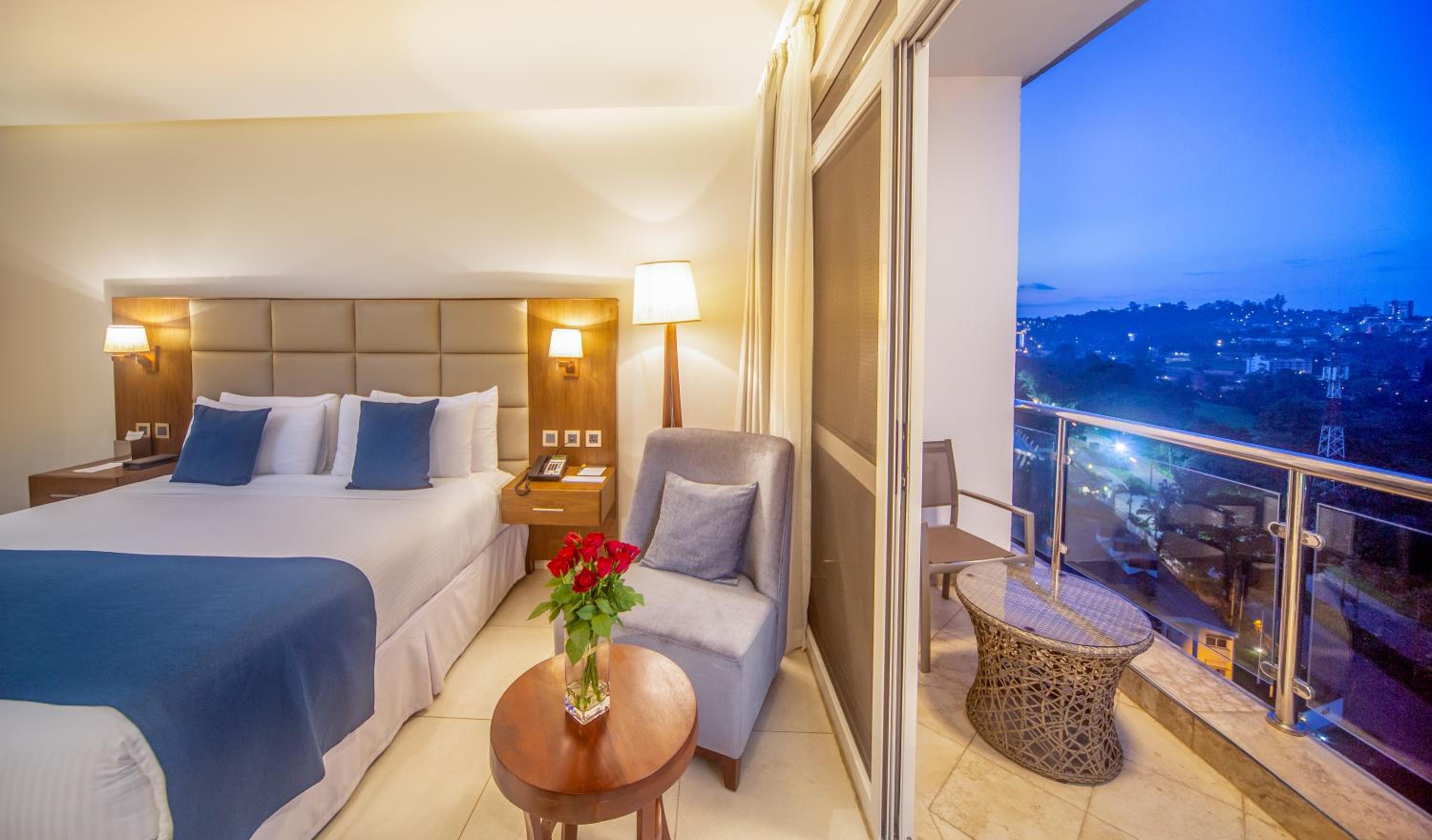 Deluxe Queen Room with Balcony photo 1