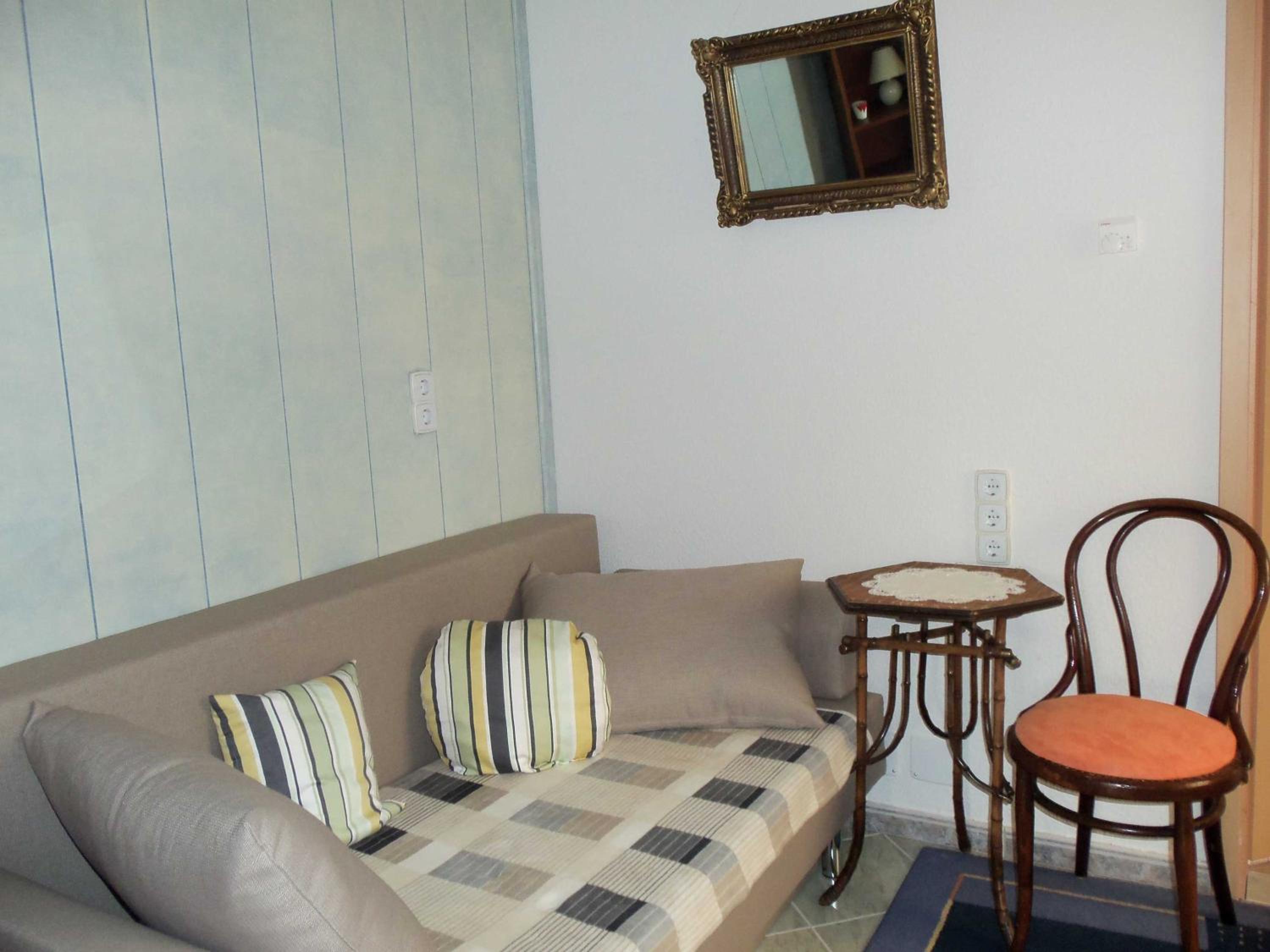 One-Bedroom Apartment with Terrace photo 1
